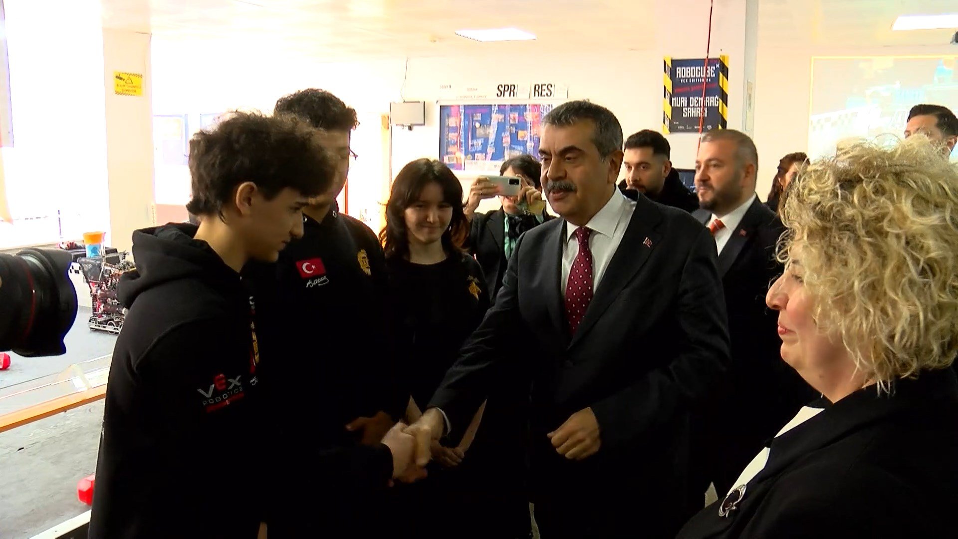 Bakan Tekin inşaat alanında