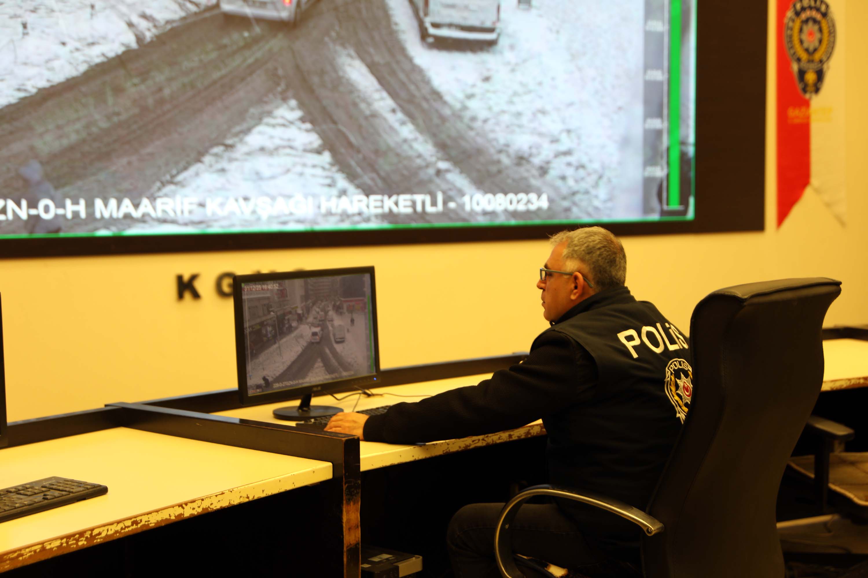 Gaziantep Valisi Kemal Çeber açıklama yapıyor