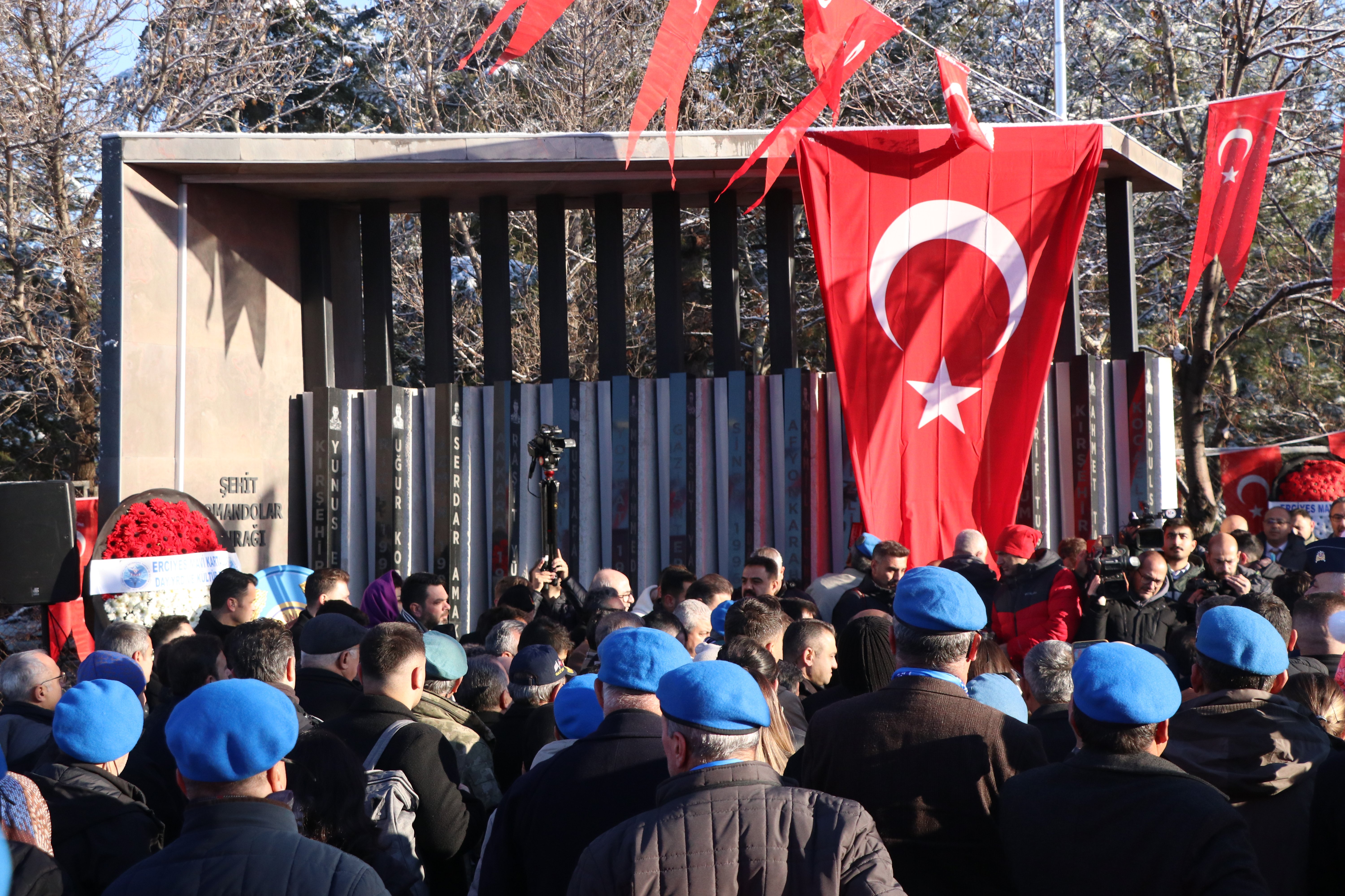 Kayseri şehit anma töreni toplu fotoğraf