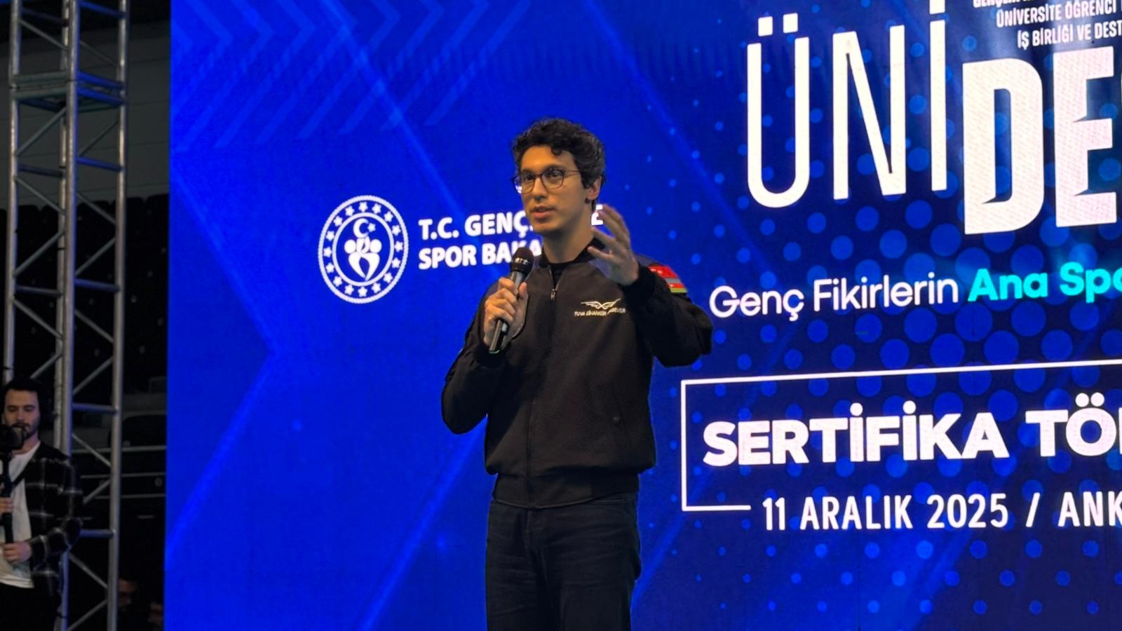 Bakan Bak konuşma yaparken