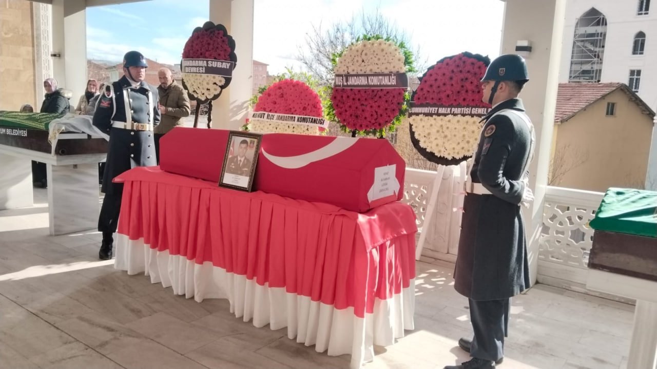 Cenaze Töreni Katılımcıları