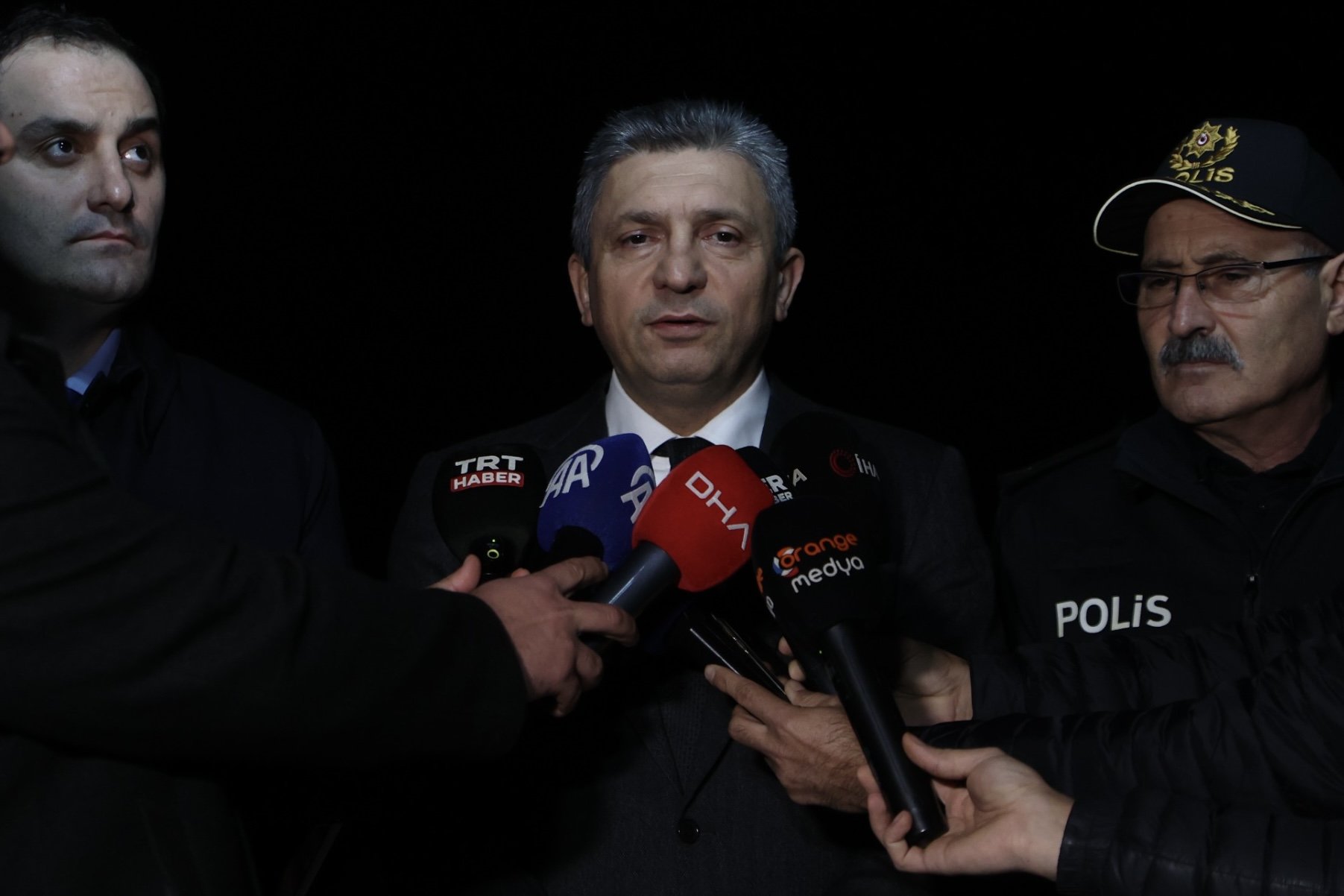 Antalya Valisi Hulusi Şahin güvenlik personeli ile