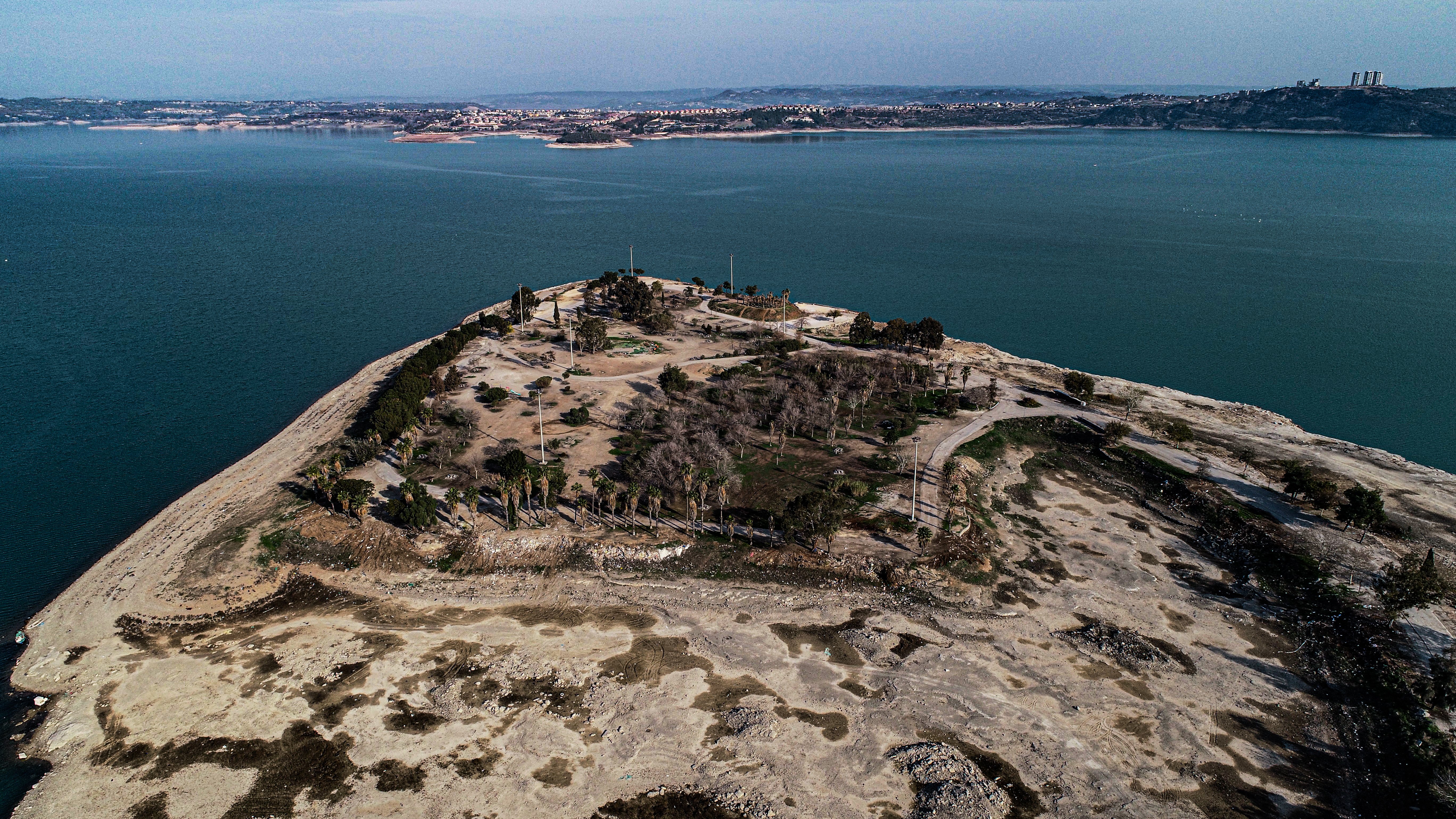 Menderes Adası yıkım hazırlıkları