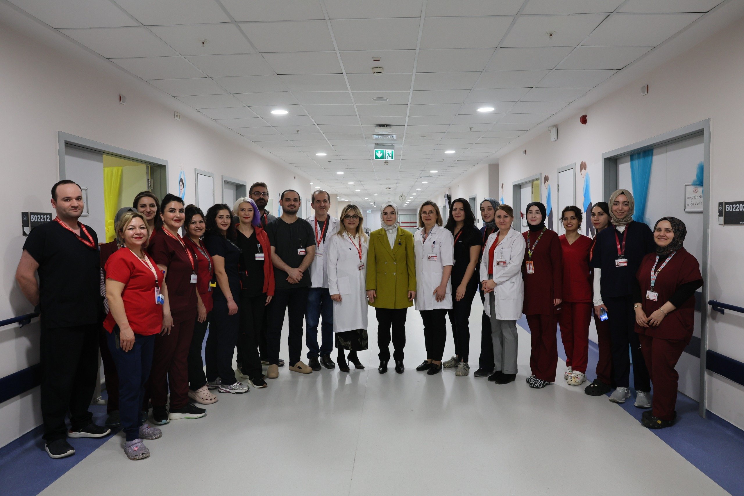 Bakan Göktaş Alya bebeği ziyareti