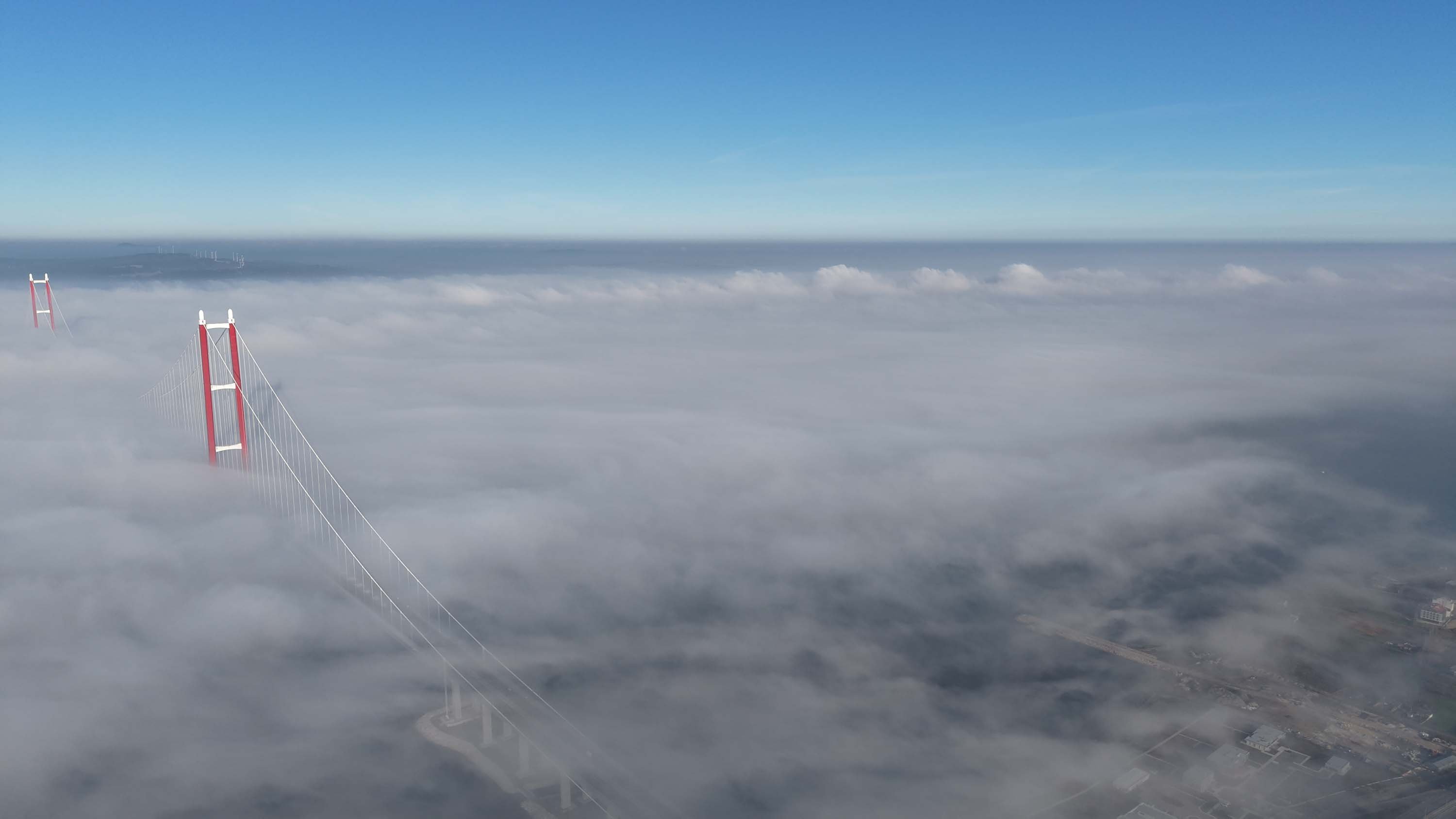 Çanakkale Boğazı sisli hava