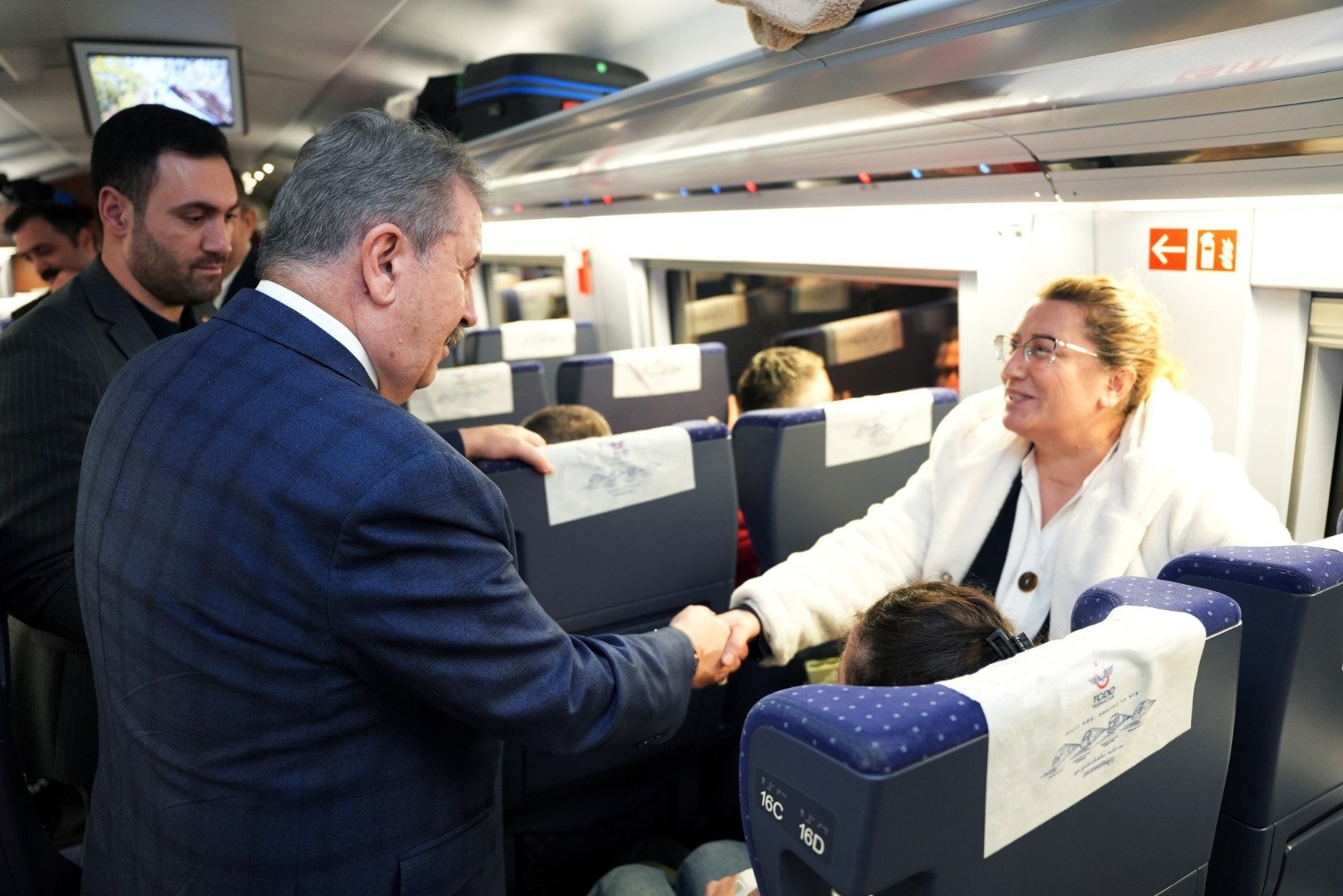 Destici YHT personeli ile