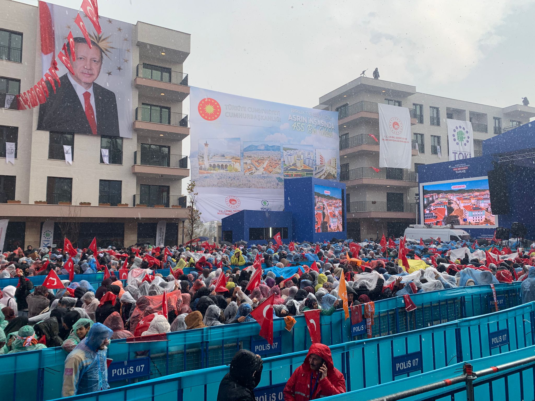 Cumhurbaşkanı Erdoğan Konuşma Yapıyor