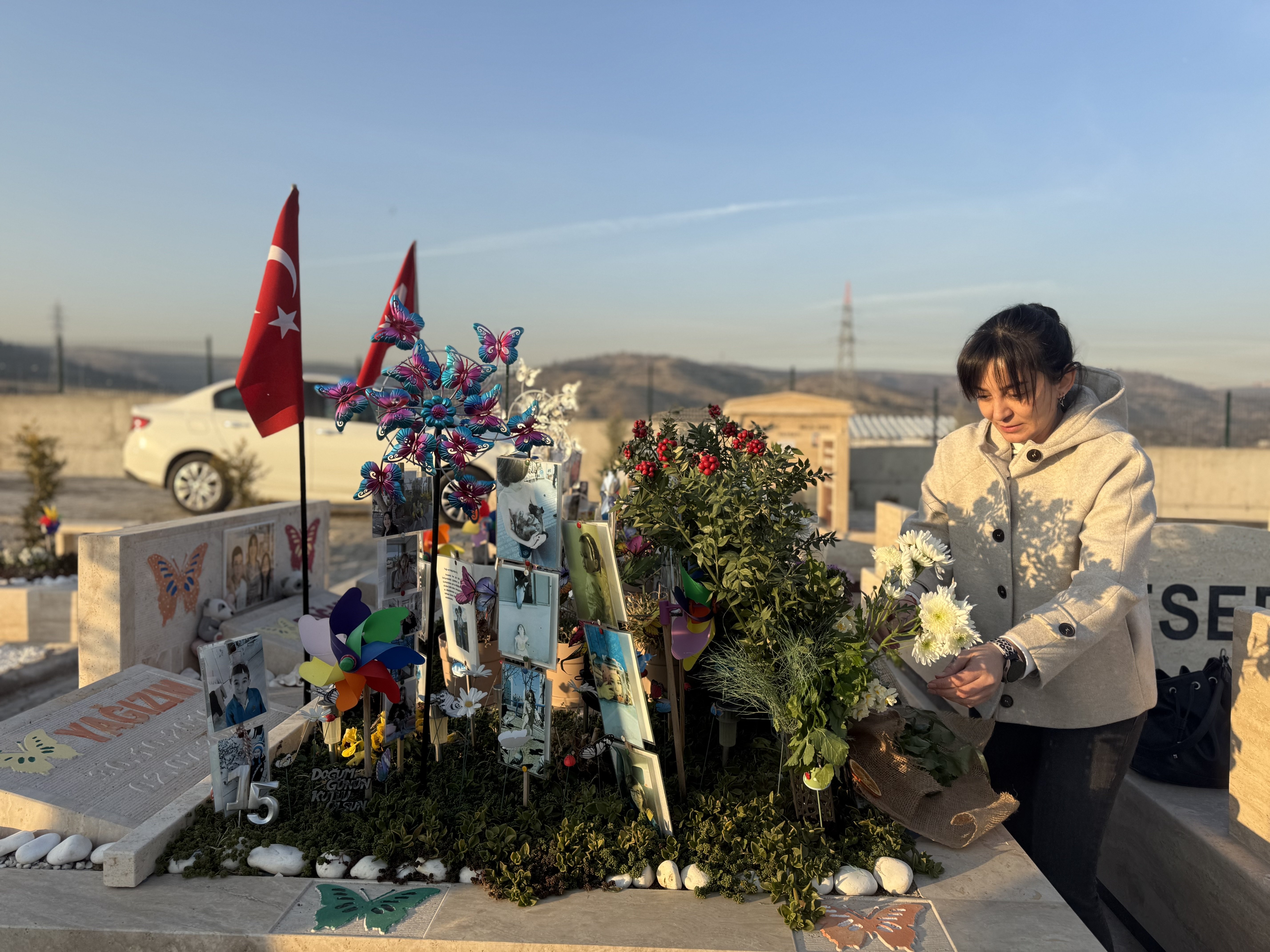 Anı bahçesi çiçekler