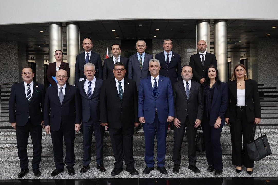 Bakan Bolat ve Bakan Berova Görüşmesi