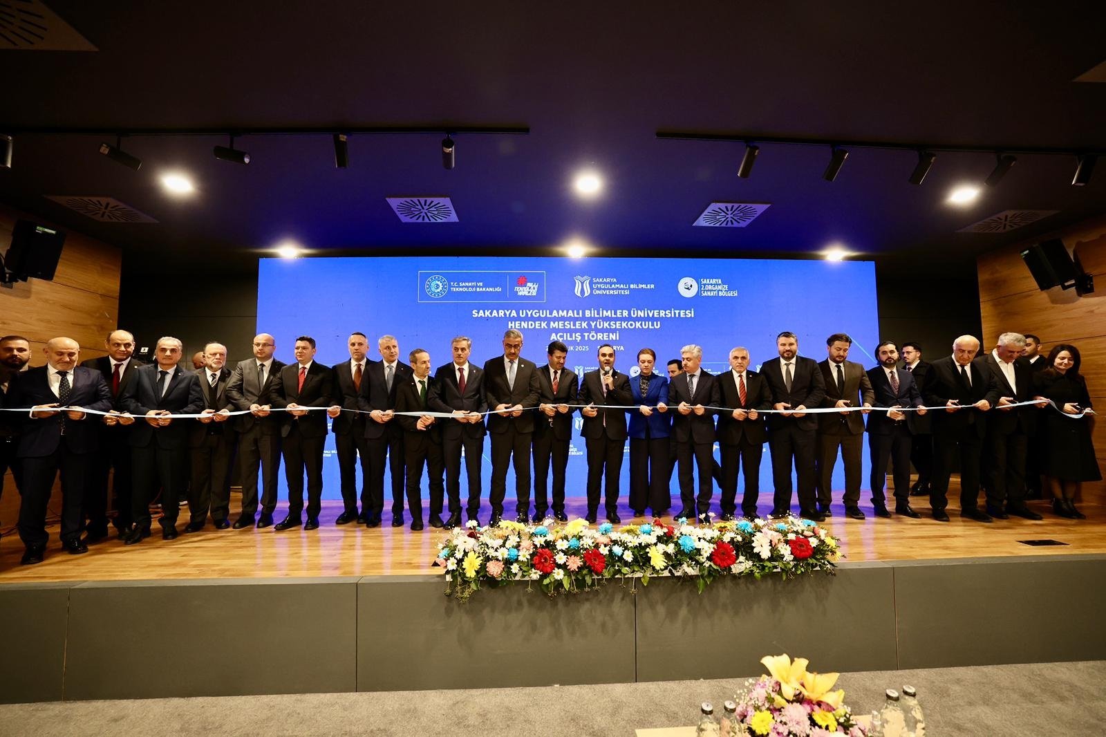 Sanayi ve Teknoloji Bakanı Mehmet Fatih Kacır konuşma