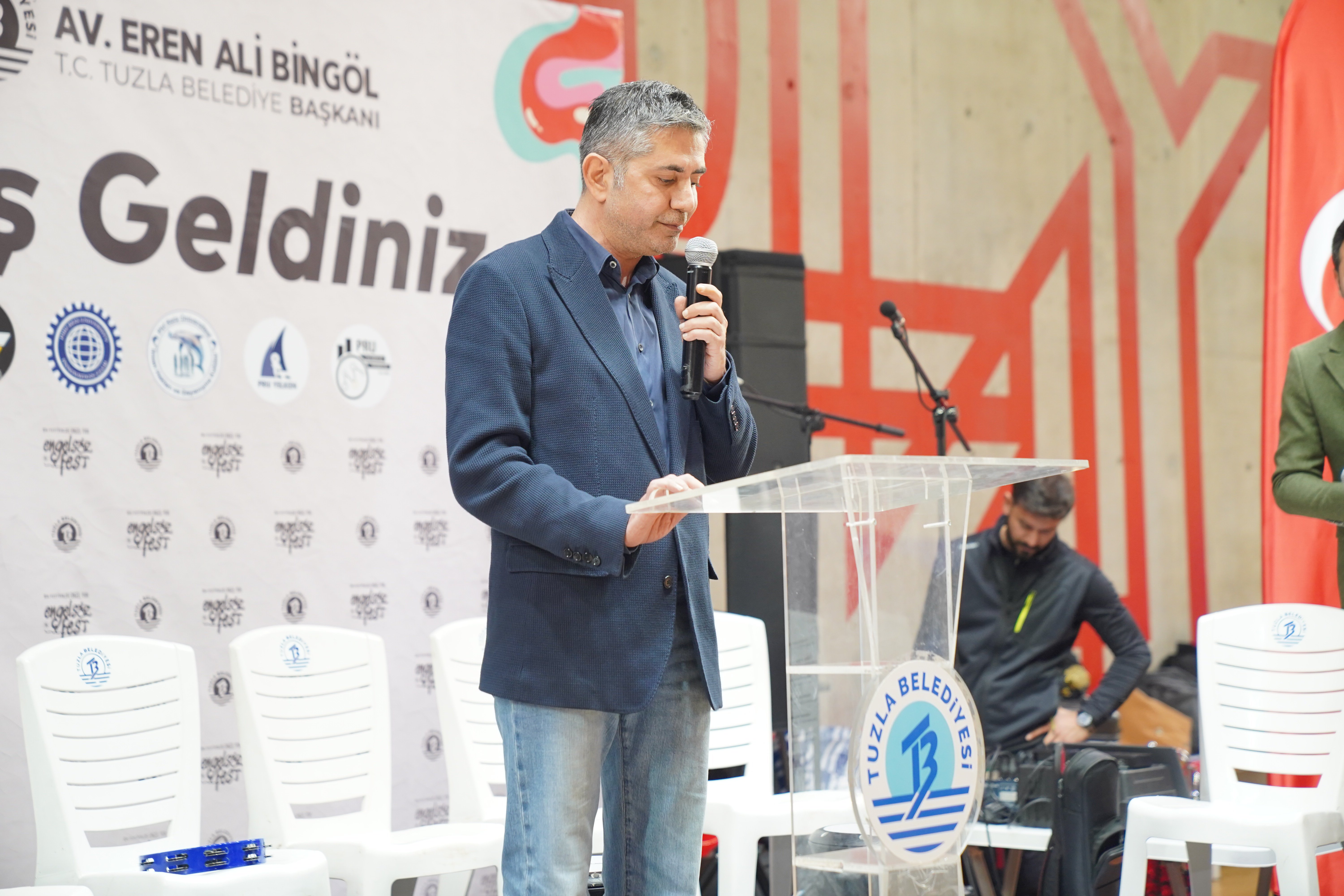 Tuzla Belediyesi akülü araç hediyesi