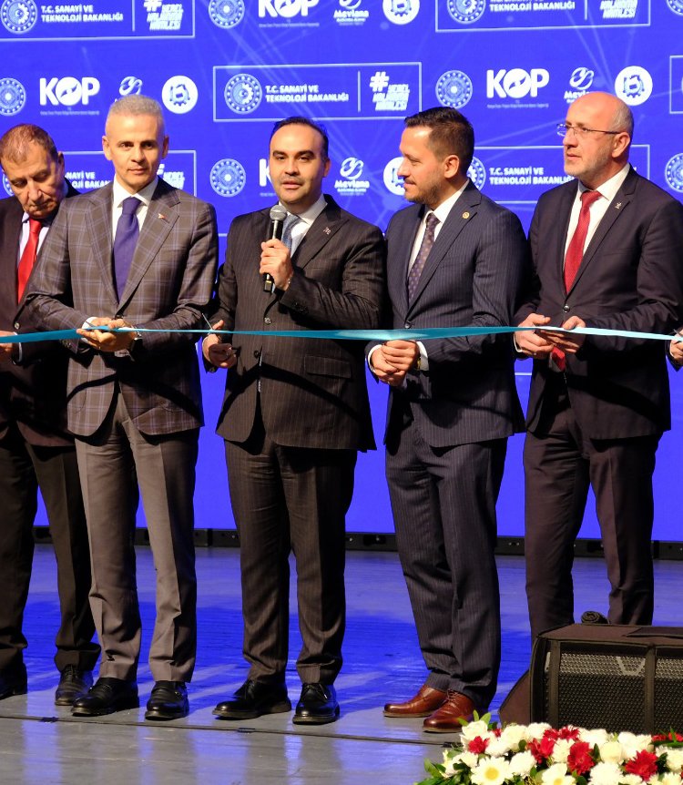 Bakan Mehmet Fatih Kacır AK Parti toplantısı