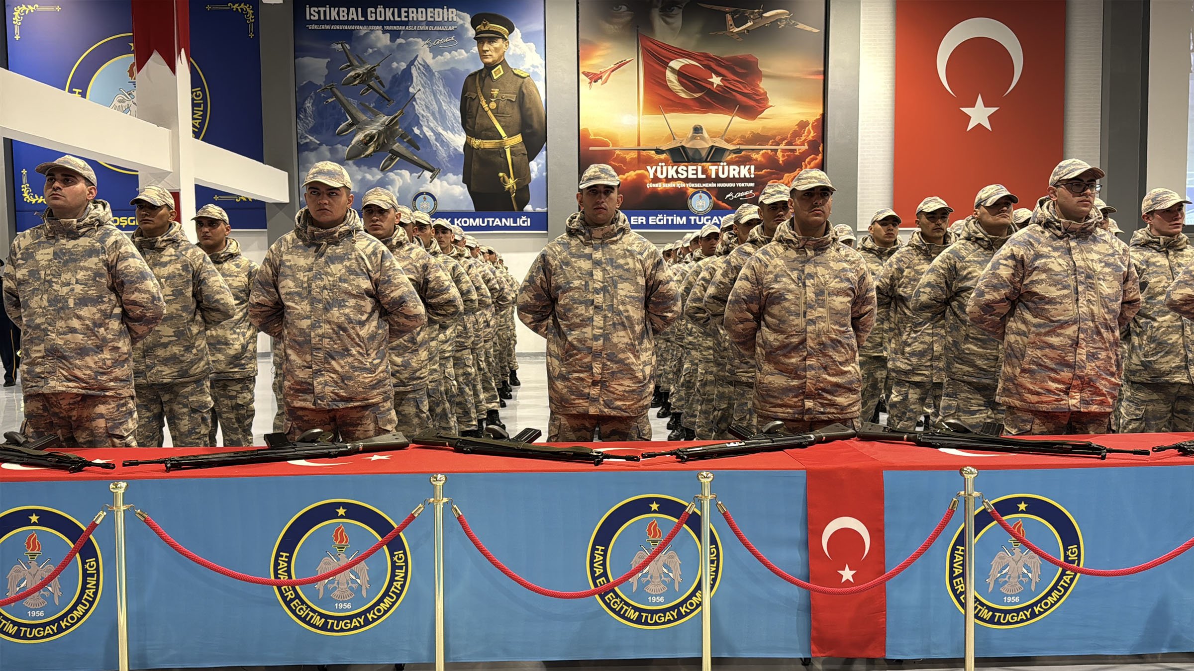 Hava Erlerine Teşekkür Belgeleri Veriliyor