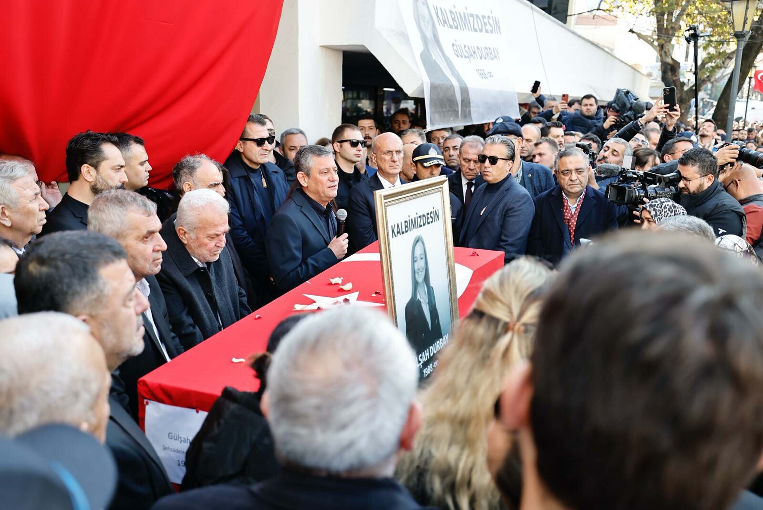 Özgür Özel Gülşah Durbay anlatıyor