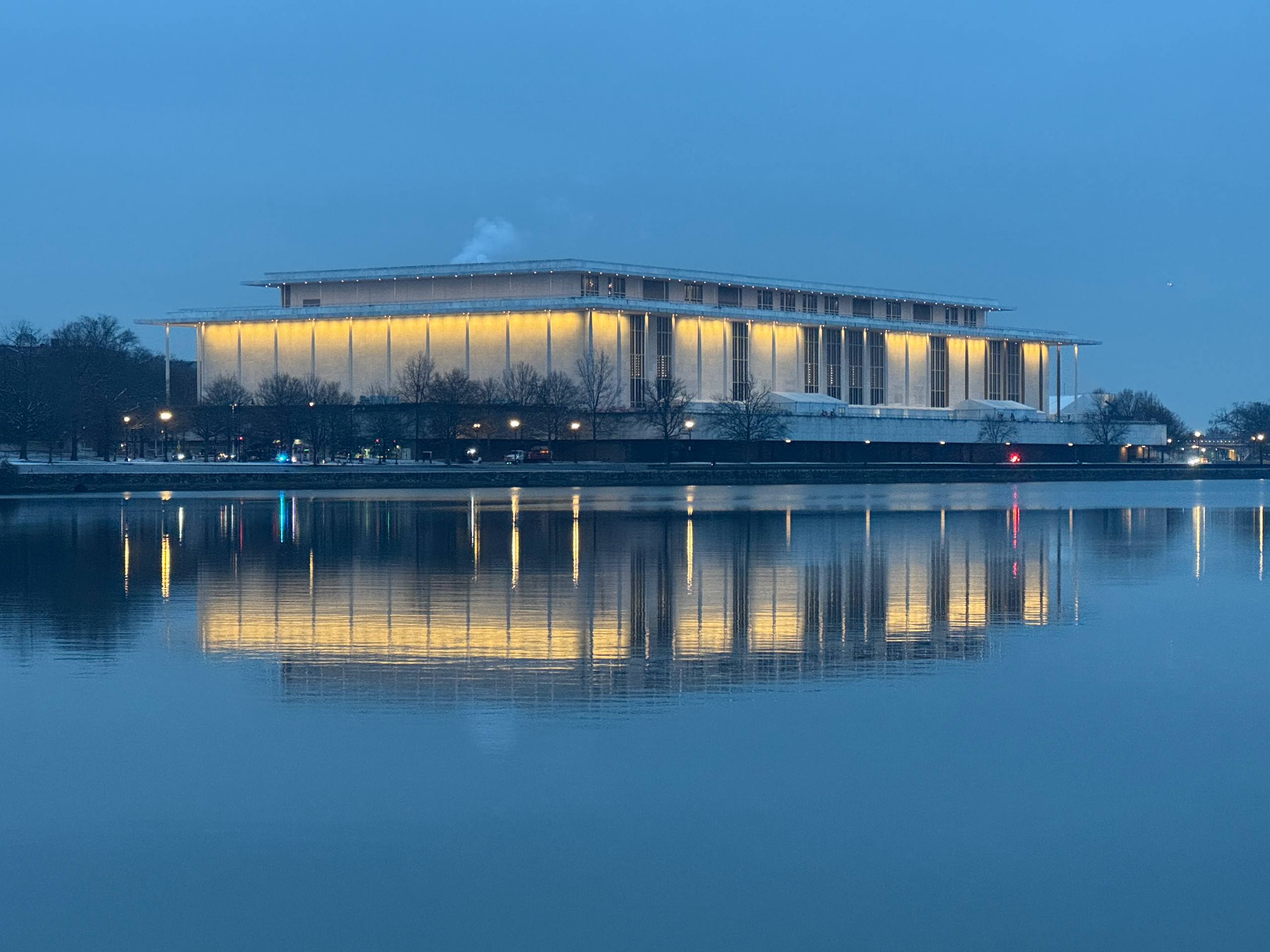 Donald Trump ve John F. Kennedy Memorial Center
