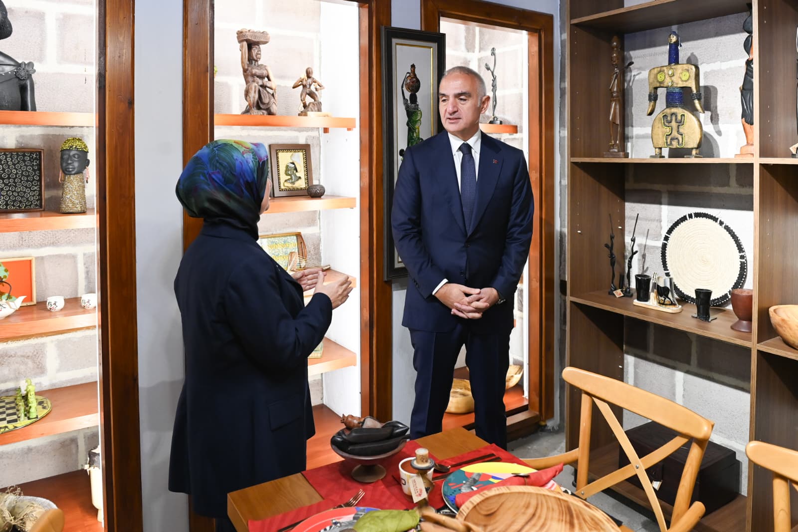 Bakan Ersoy Afrika Kültür Evi gezisi