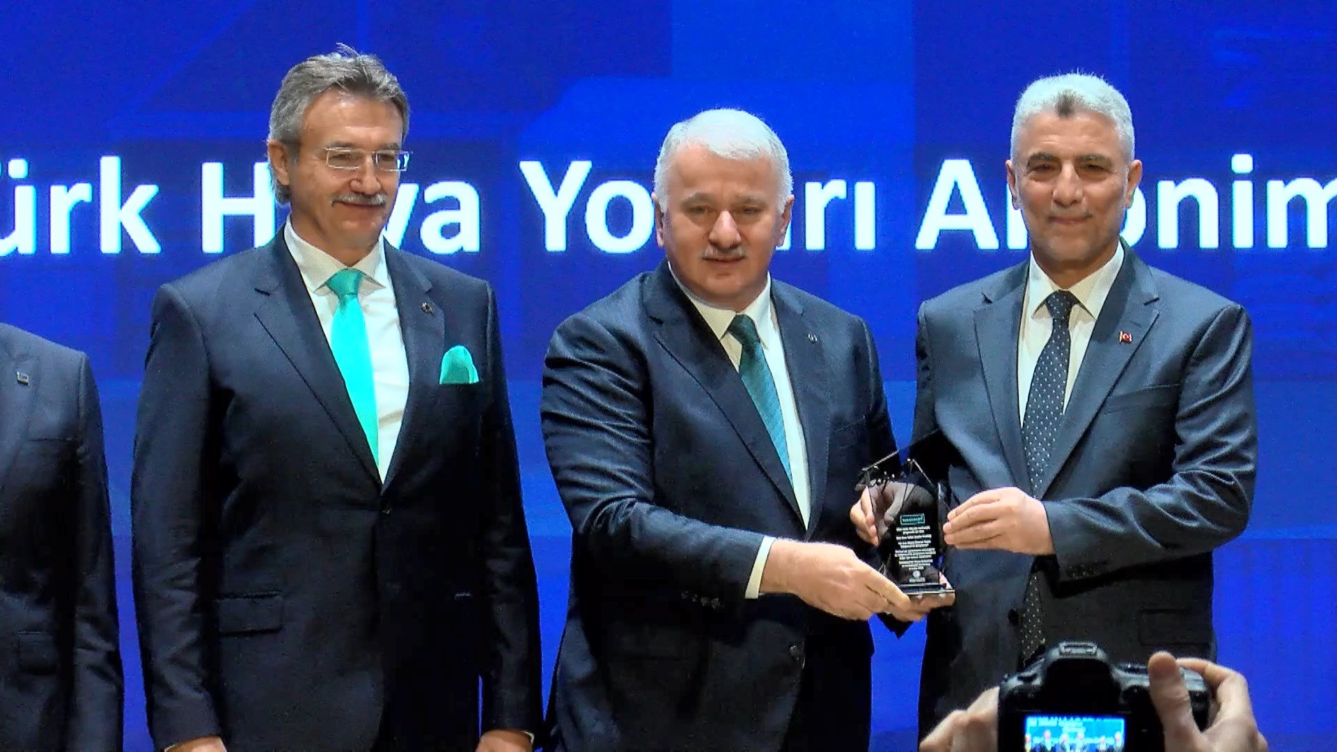 Ticaret Bakanı Ömer Bolat konferansta