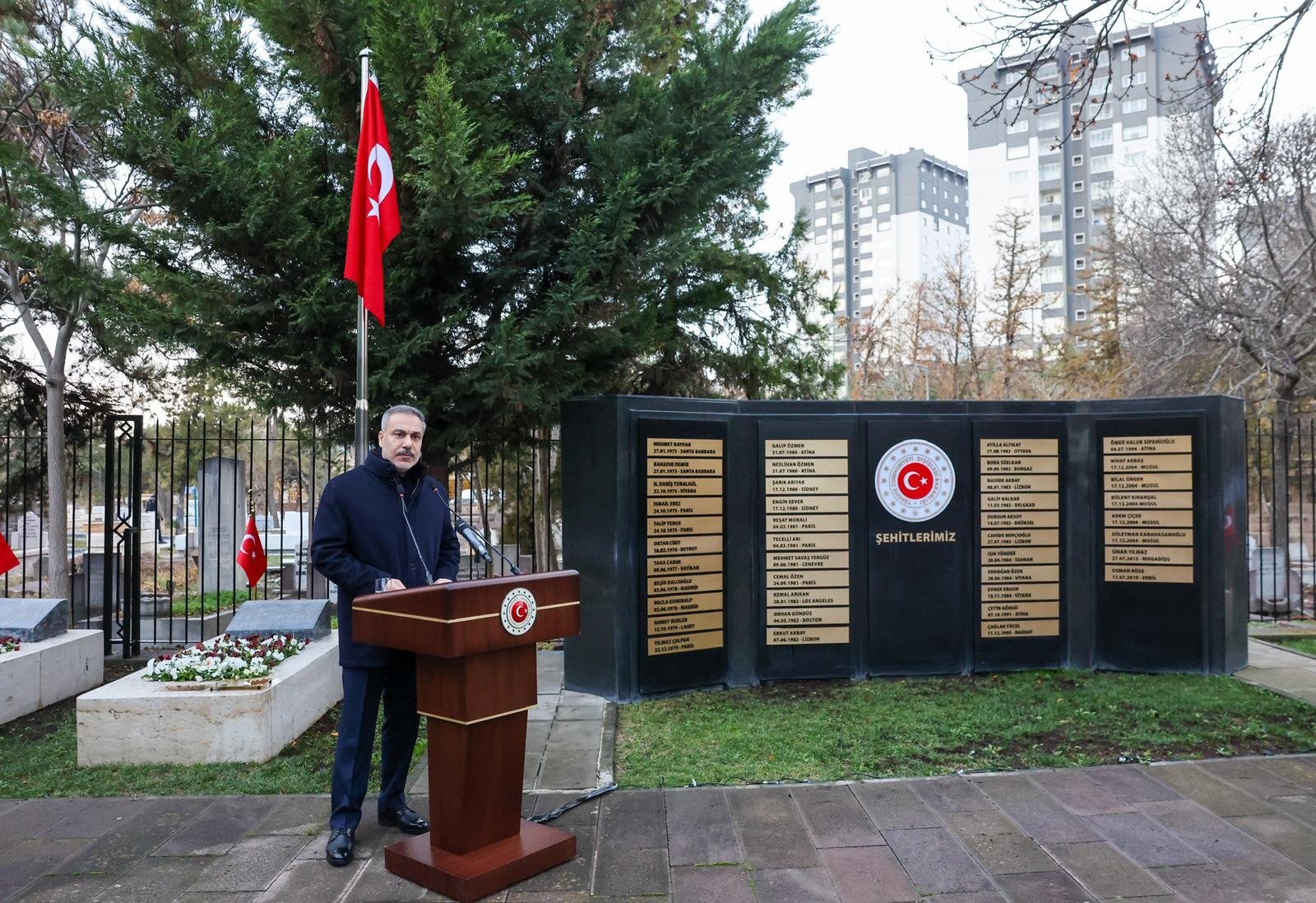 Hakan Fidan Dışişleri Şehitliği Ziyareti