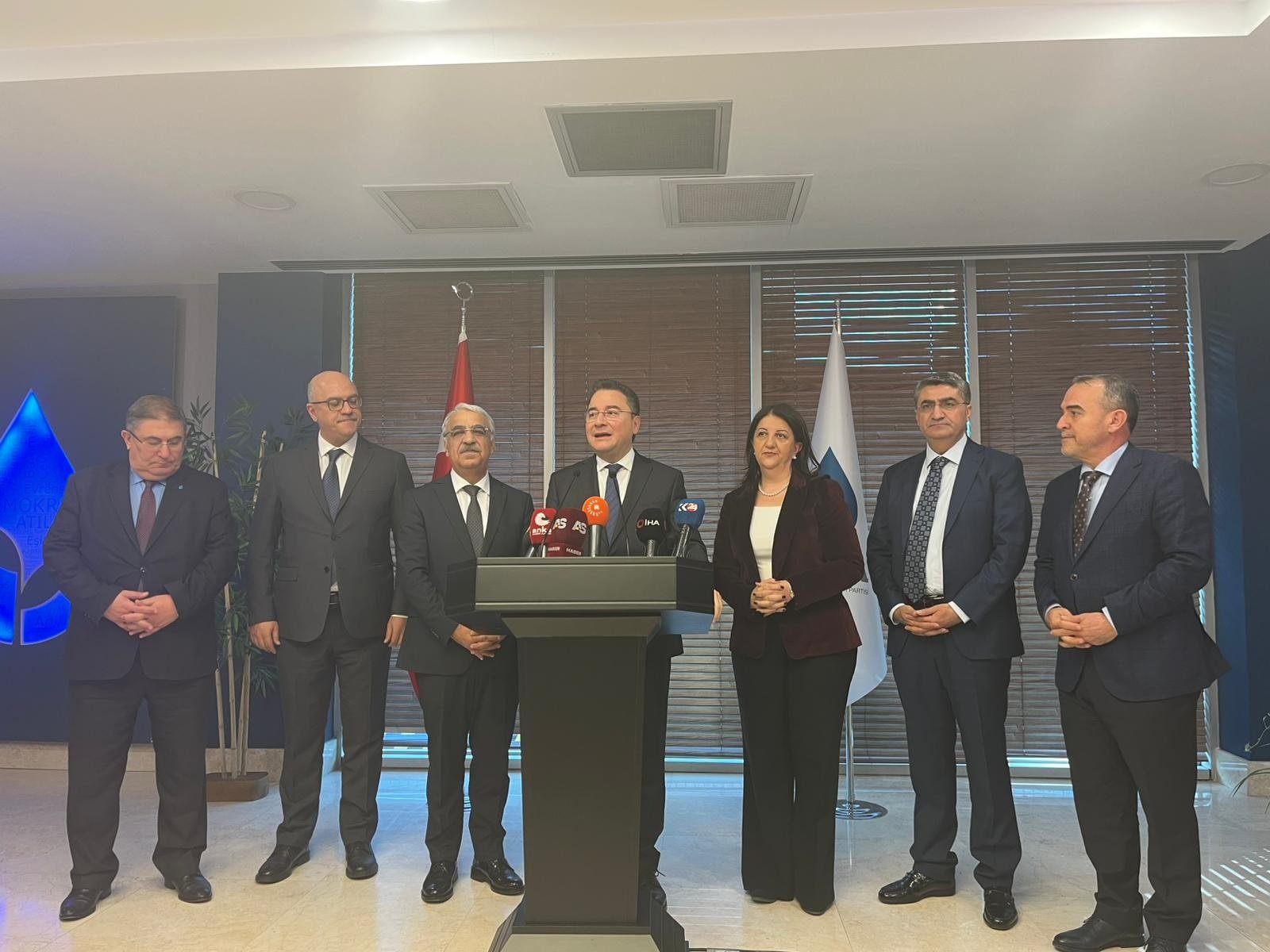 DEM Parti DEVA Partisi ziyareti Ali Babacan Pervin Buldan