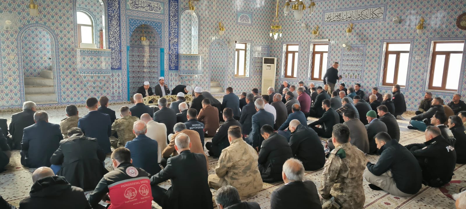 Gazi Ferdi Özkoçoğlu şehit silah arkadaşları için mevlit programında konuşuyor