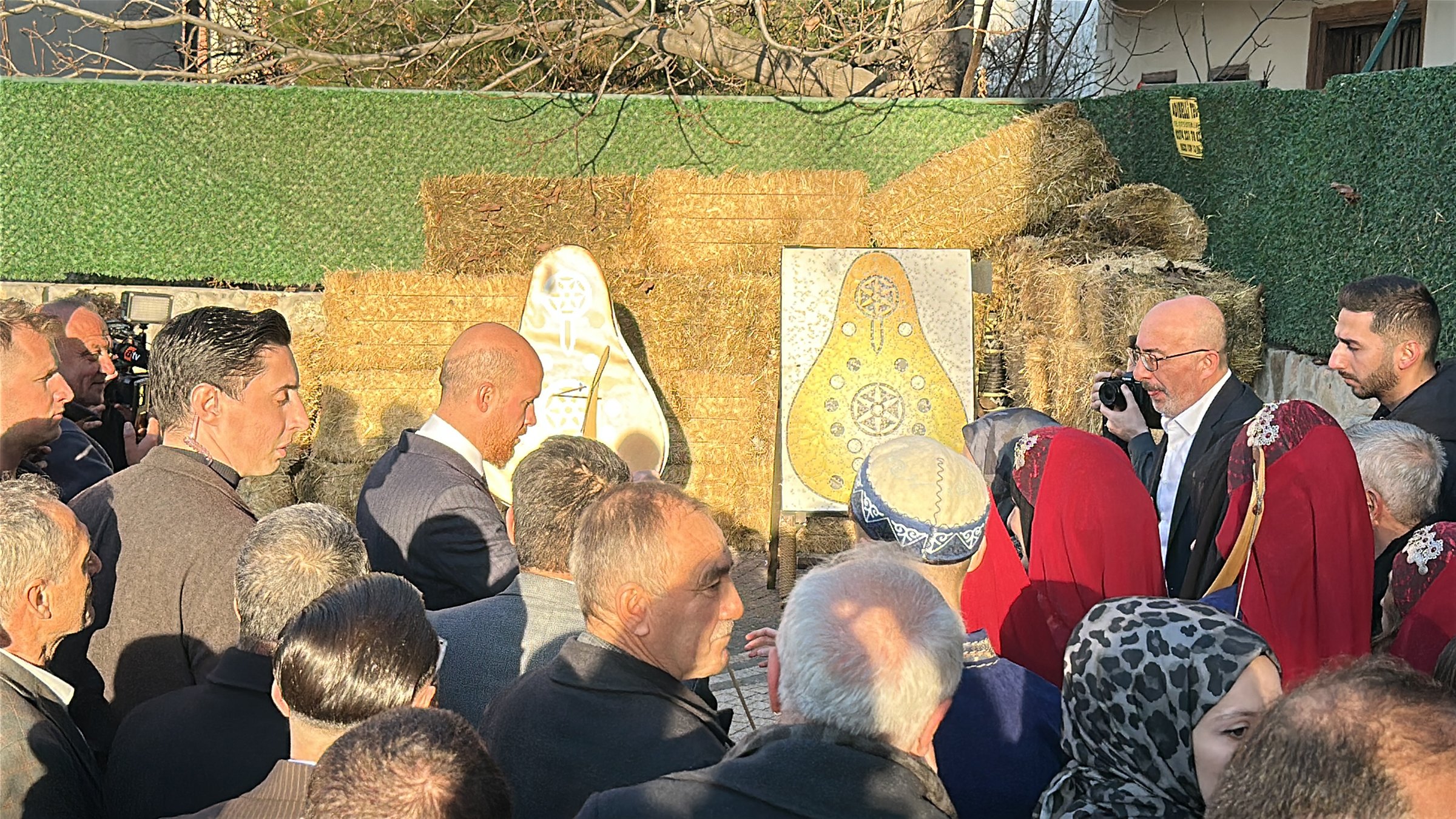 Bilal Erdoğan vatandaşlarla