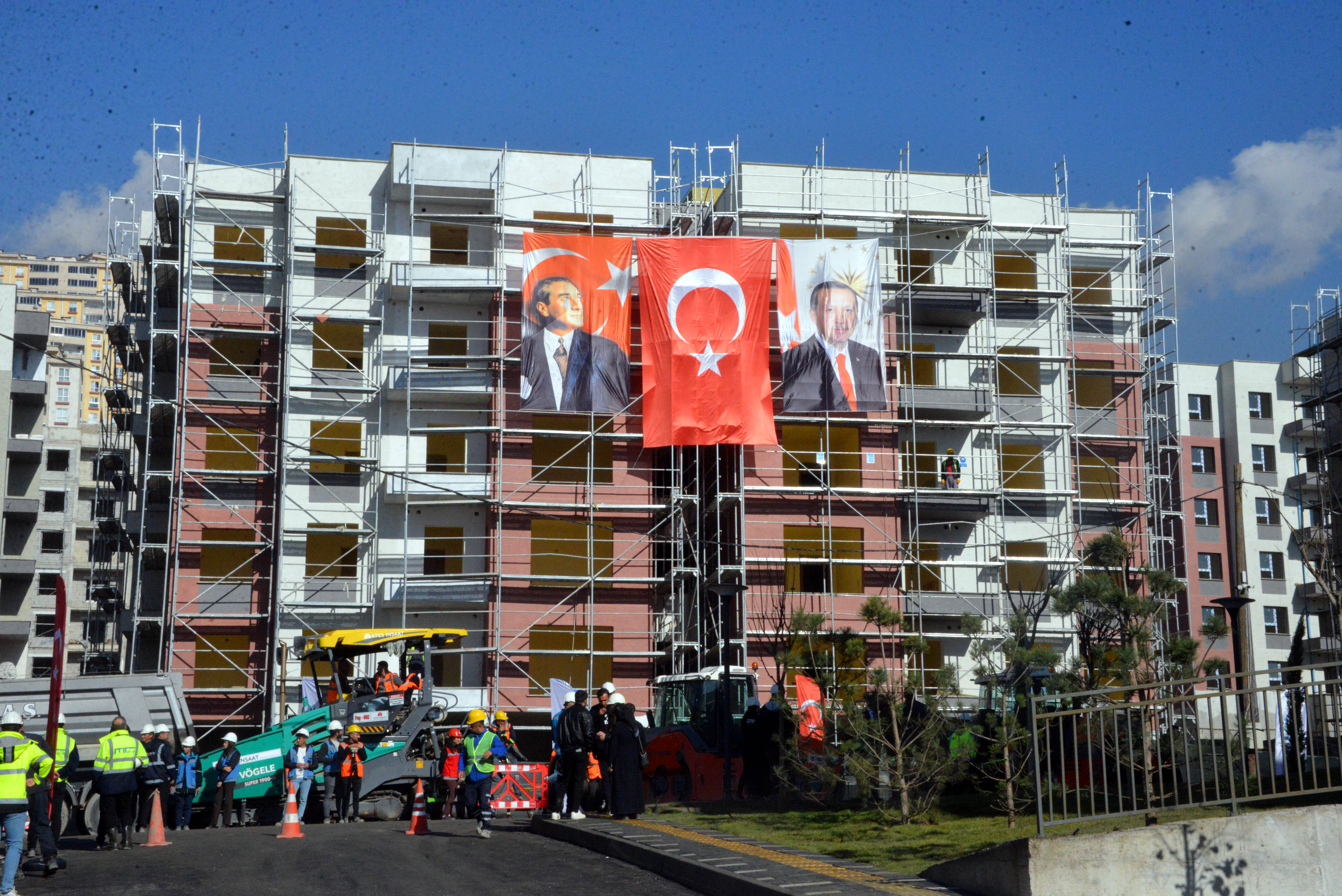 Deprem bölgesi inşaat çalışmaları