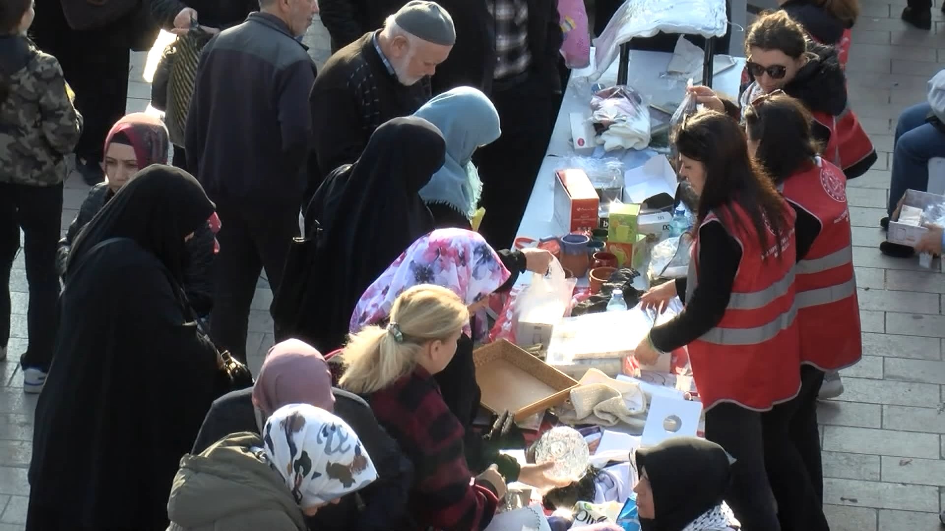 Maltepe Cumhuriyet Meydanı Hayır Çarşısı