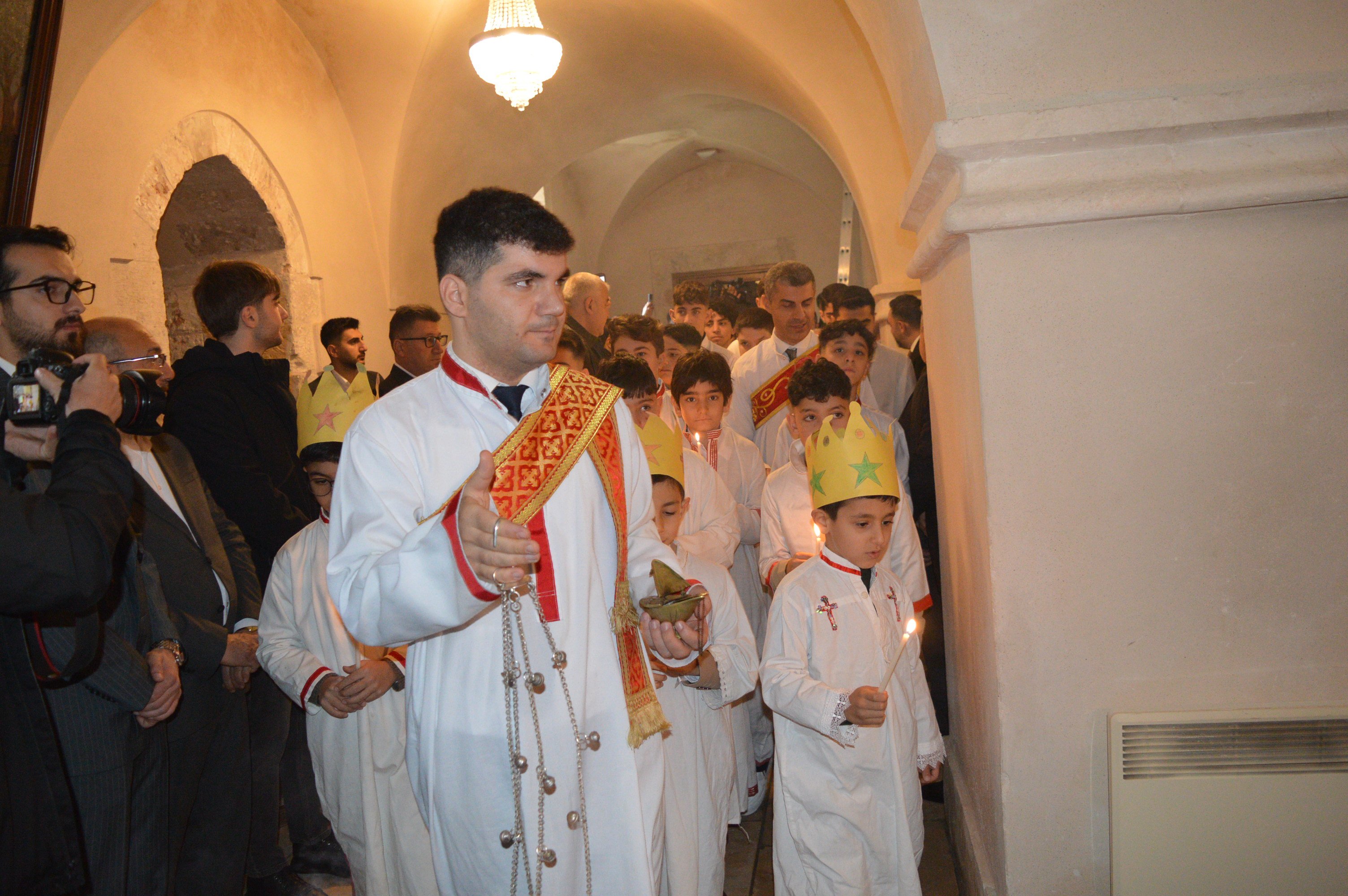Kırklar Kilisesi İçinde İlahi Okunması