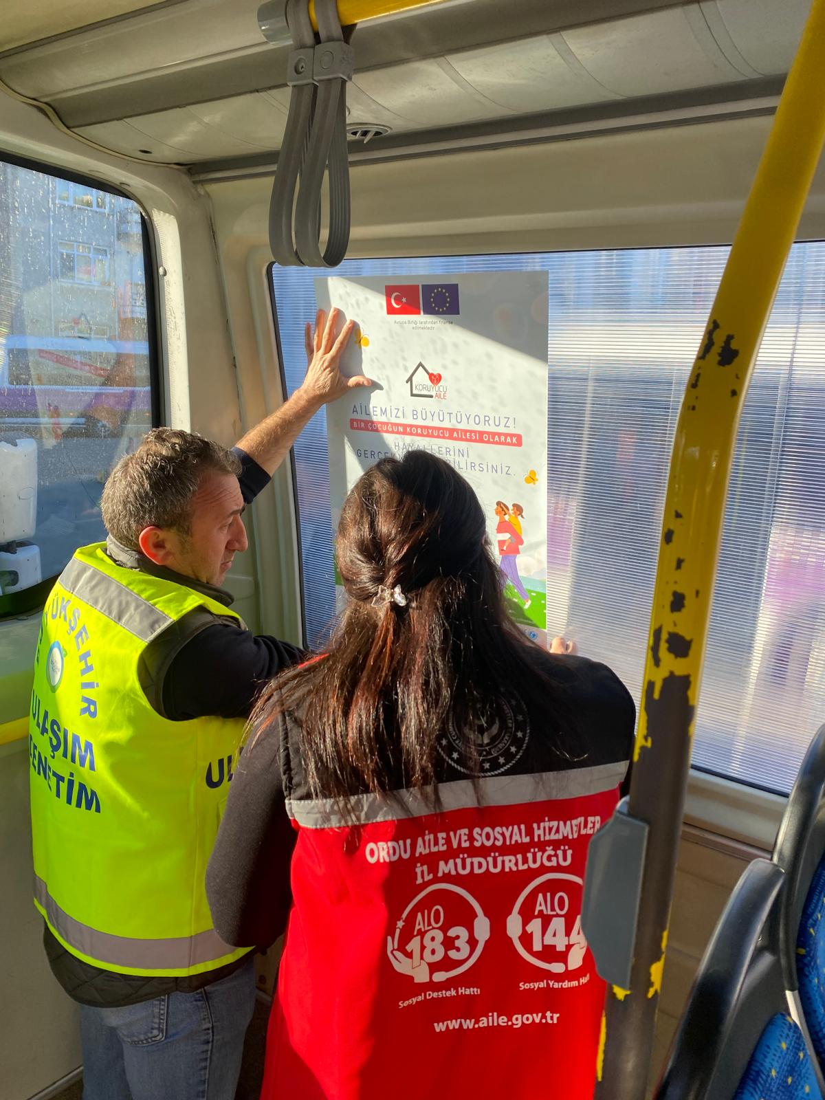 Koruyucu Aile Afişi Toplu Taşımada