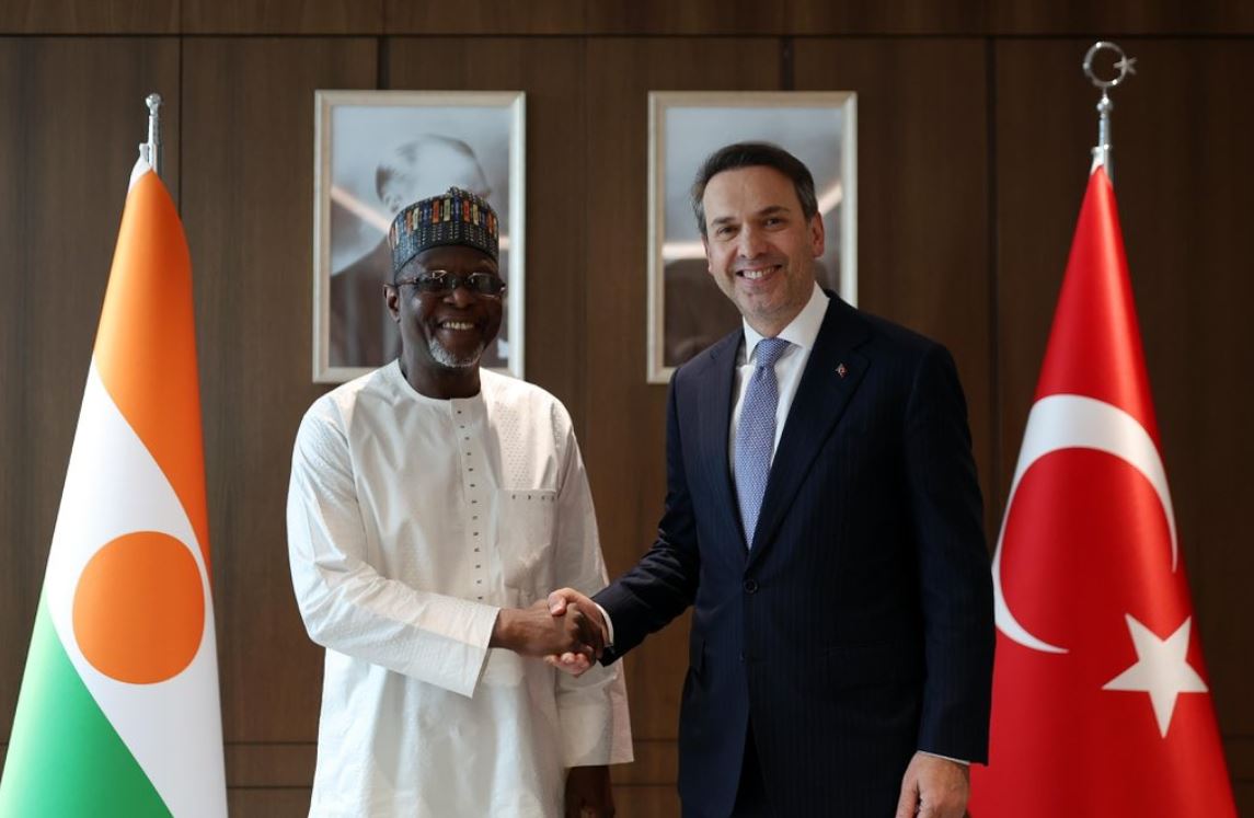 Alparslan Bayraktar Nijer Dışişleri Bakanı Bakary Yaou Sangare