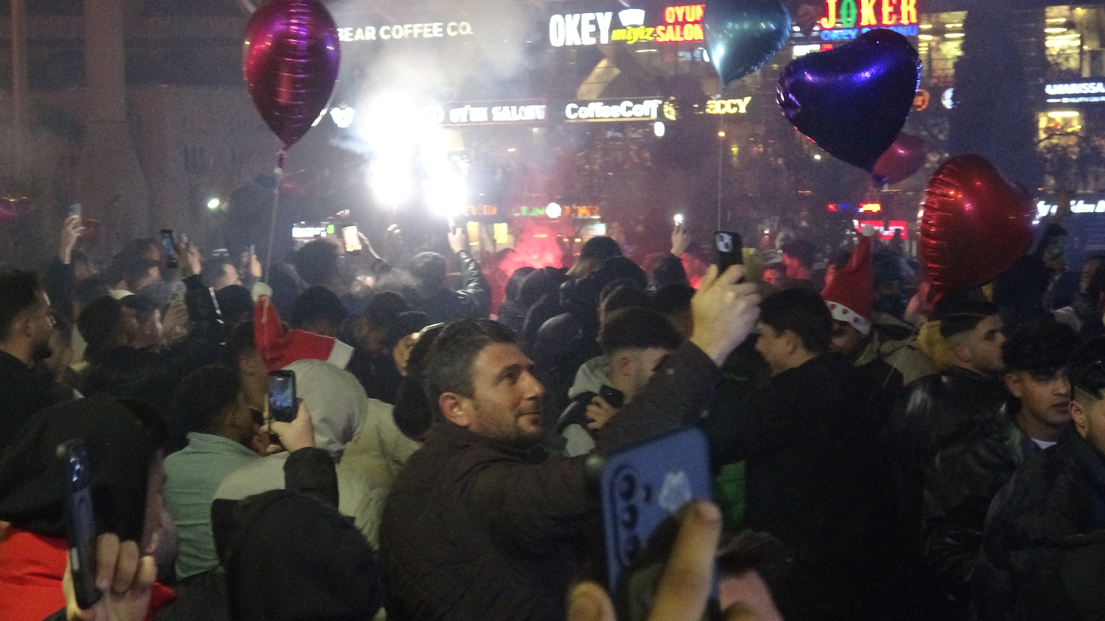 Konya yılbaşı kutlaması sokak