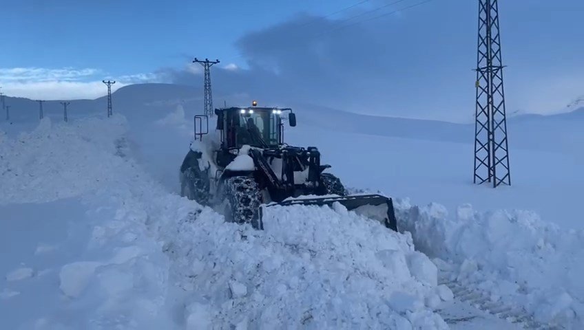 Şırnak İl Özel İdaresi ekipleri