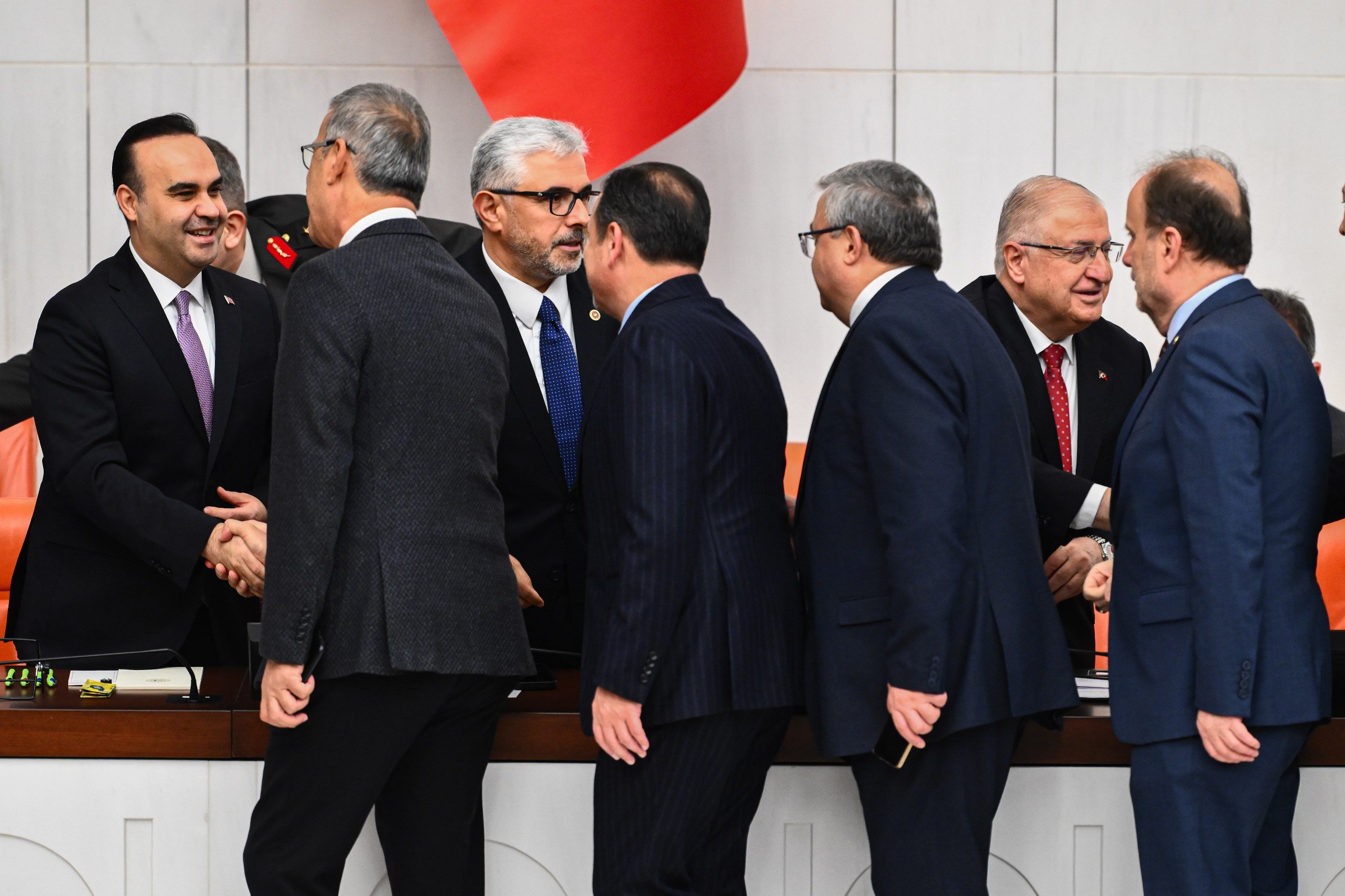 Sanayi ve Teknoloji Bakanı Mehmet Fatih Kacır ve Milli Savunma Bakanı Yaşar Güler TBMM önünde