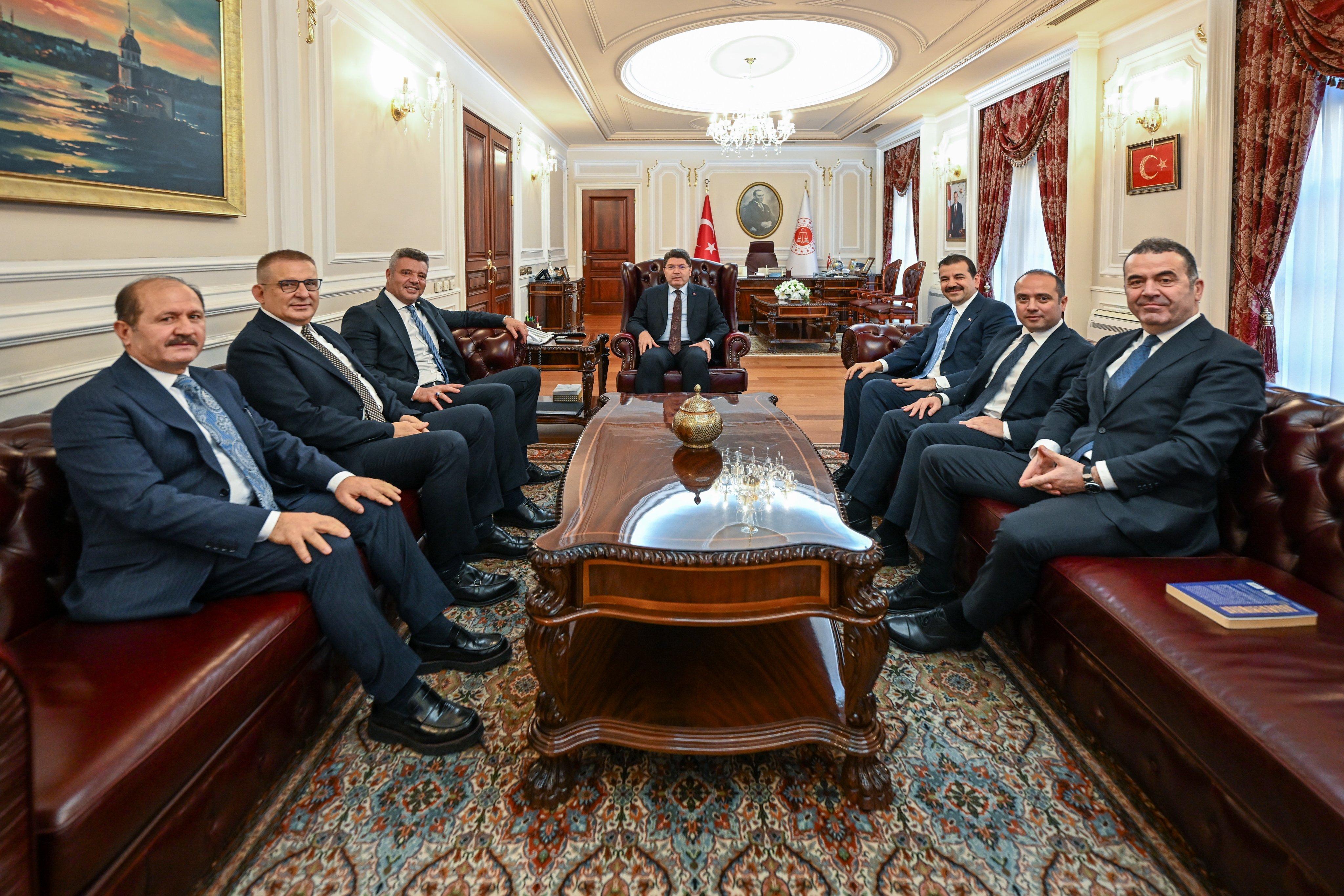 Adalet Bakanı Tunç ve Fenerbahçe Başkanı Saran görüşmesi