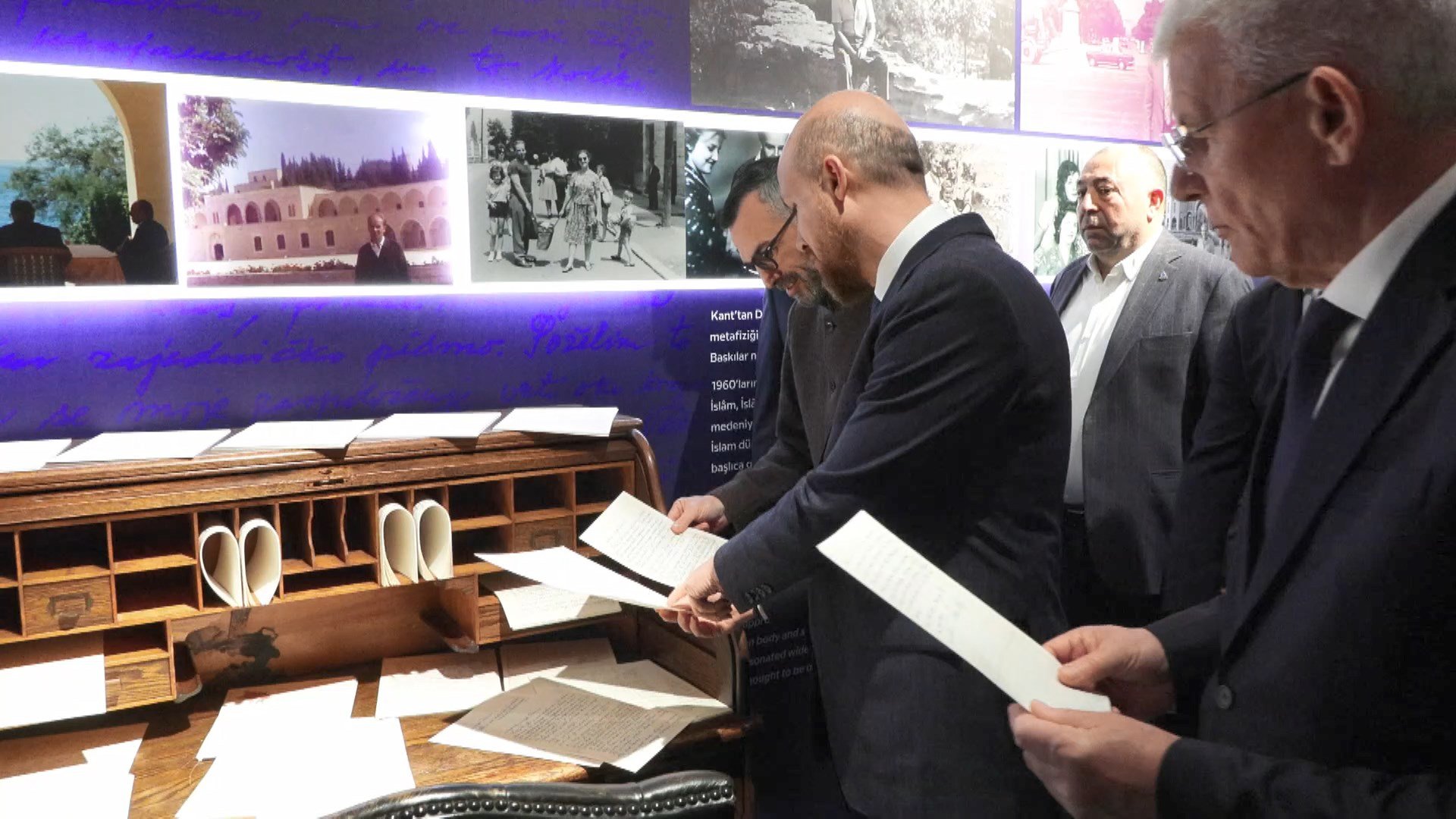 Aliya İzzetbegoviç Belgeleri ve Fotoğrafları