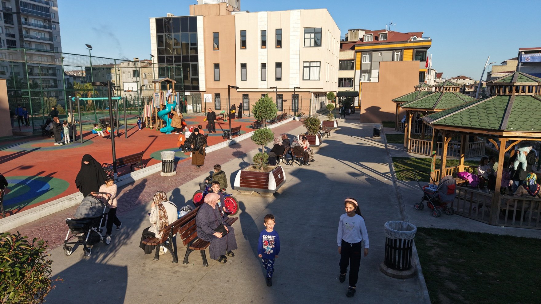 Sultangazi Belediyesi Hizmet Binası