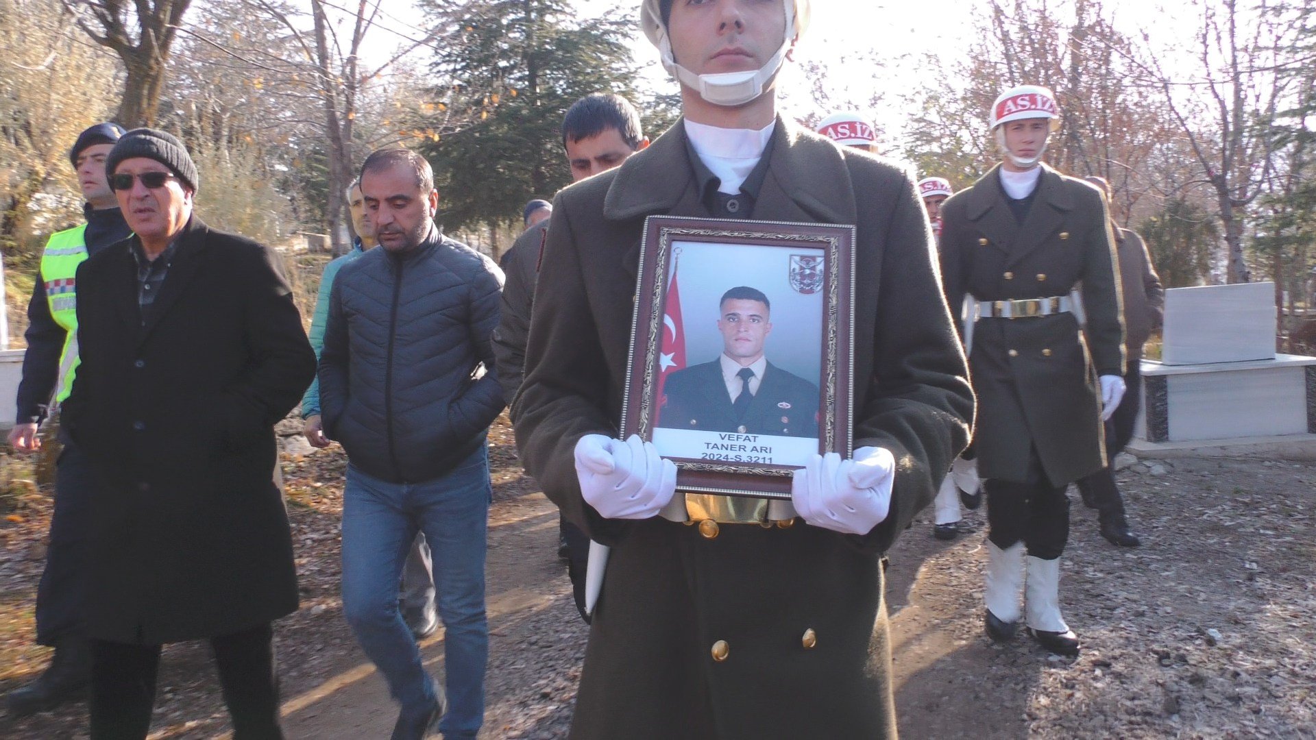 Cenaze törenine katılım