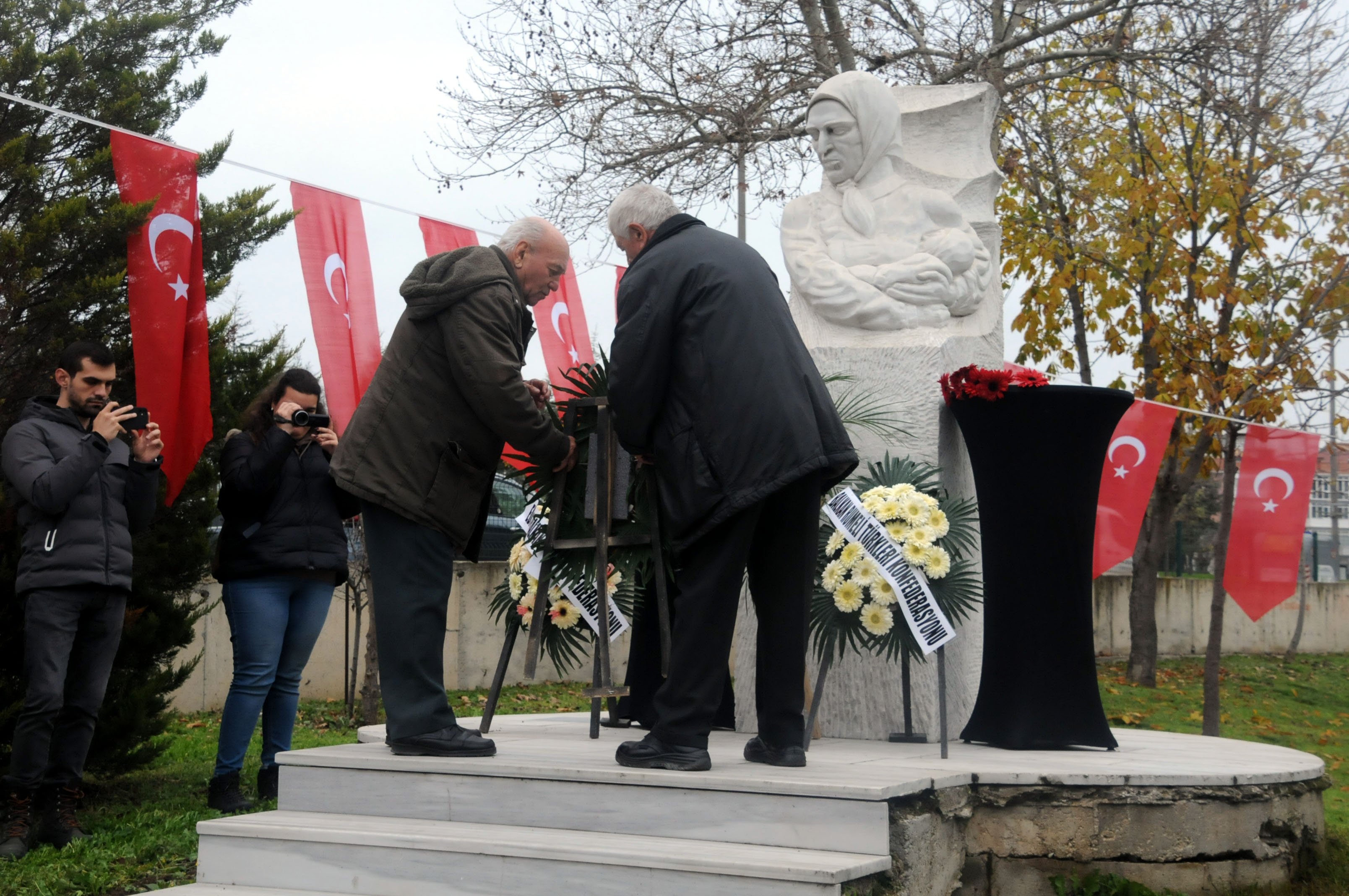 Türkan Bebek Anıtı Önünde Anma Töreni