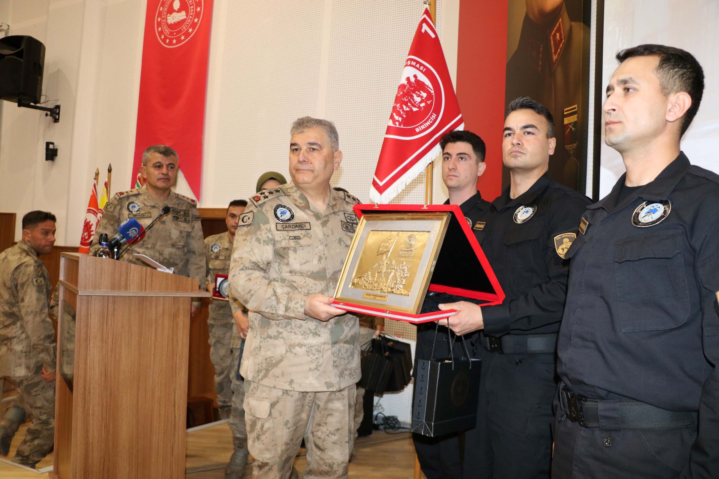 Jandarma Komandoları Tören Alanında