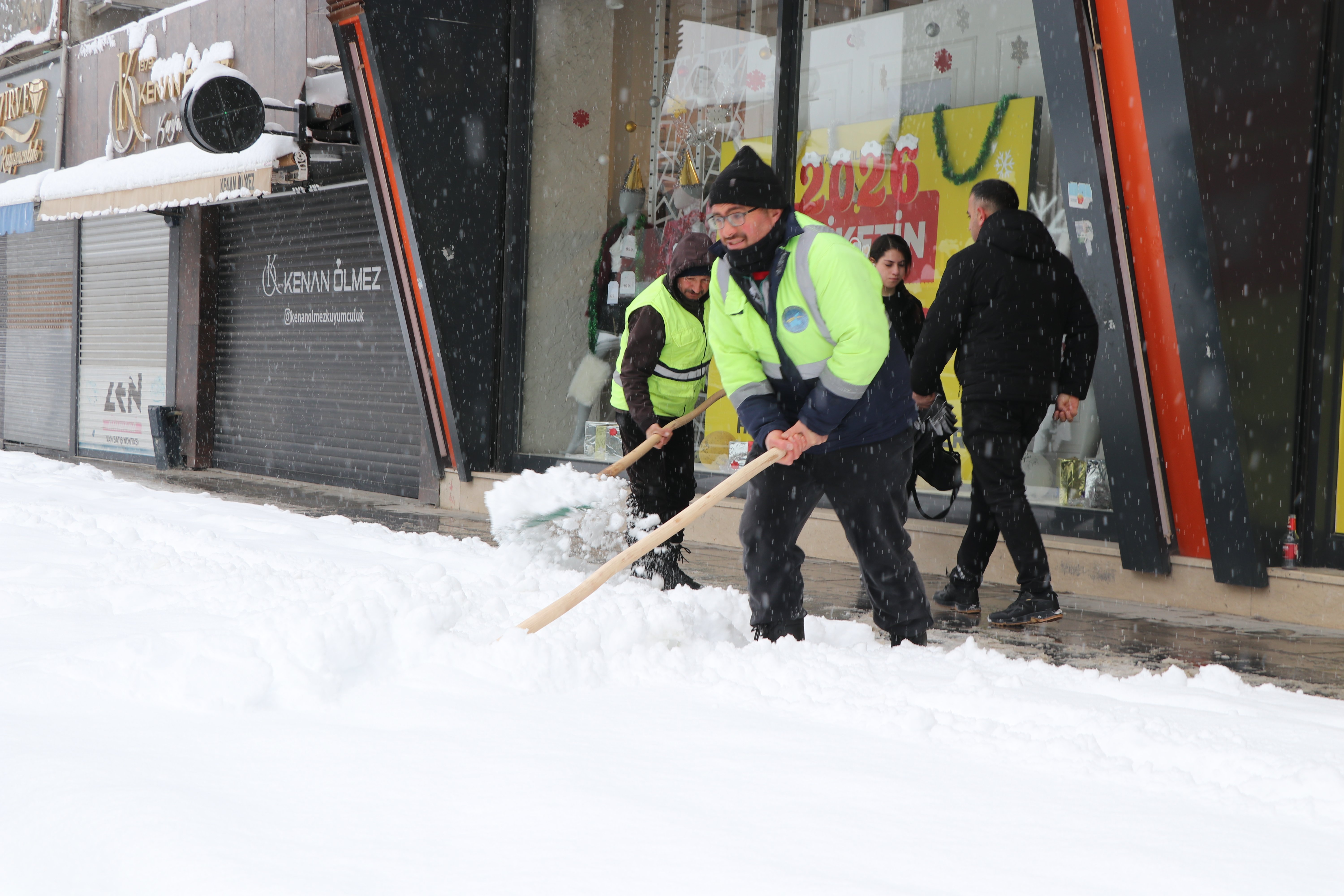 Van kar temizleme çalışması