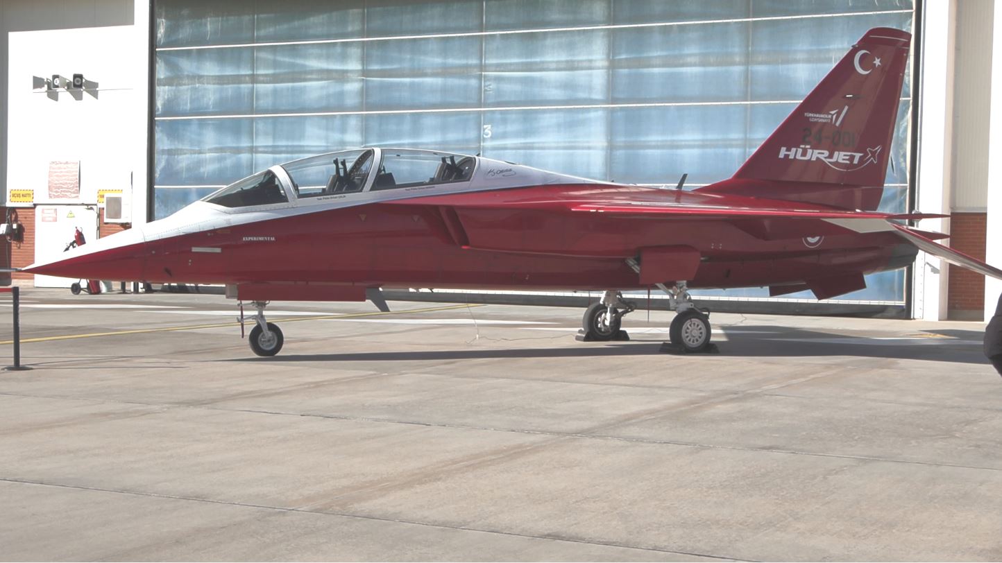 Milli jet eğitim uçağı HÜRJET