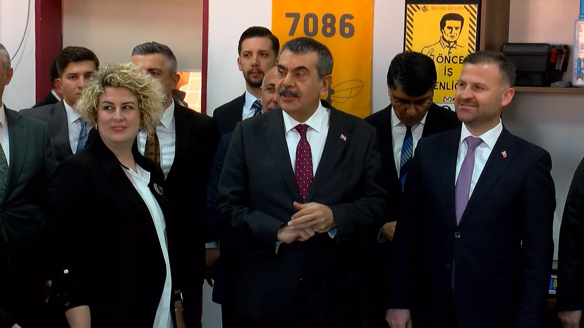 Bakan Tekin öğretmenlerle