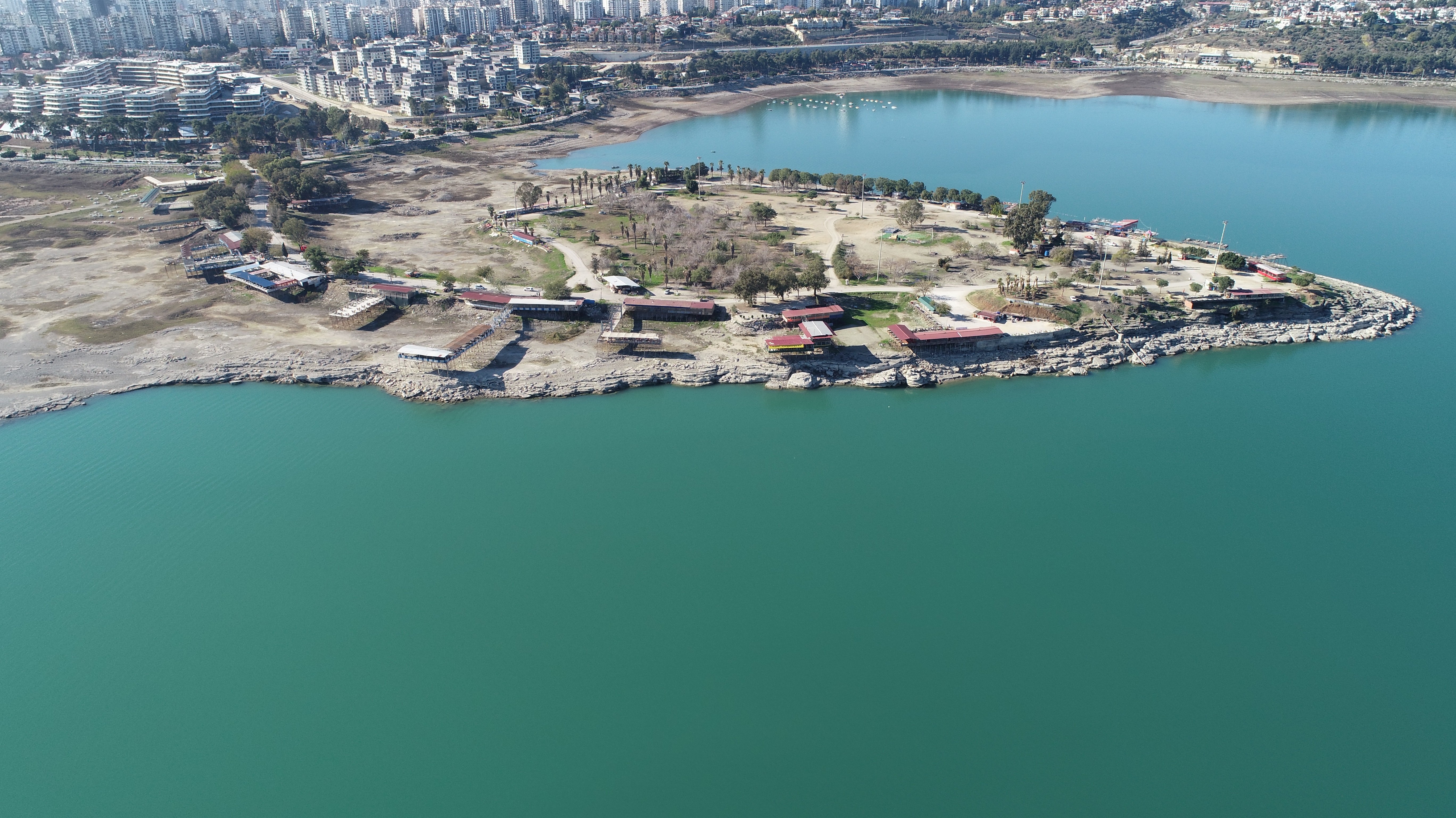 Menderes Adası spor alanı talebi