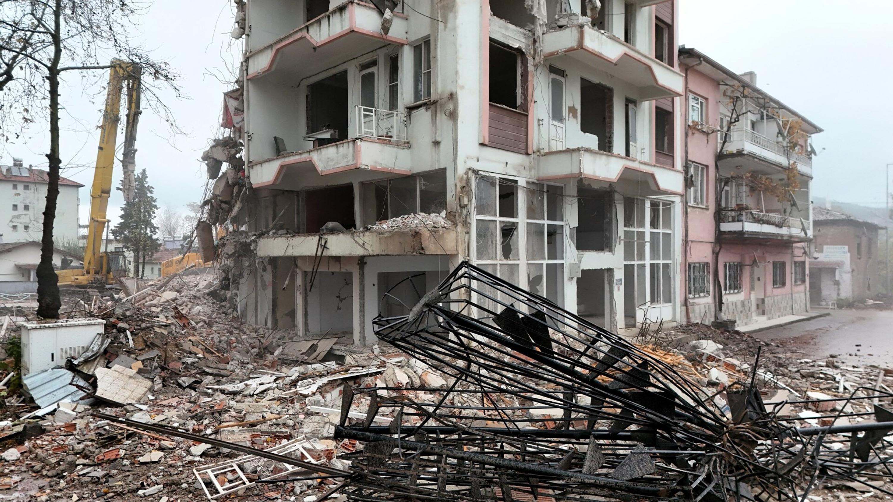 Sındırgı deprem sonrası çalışma