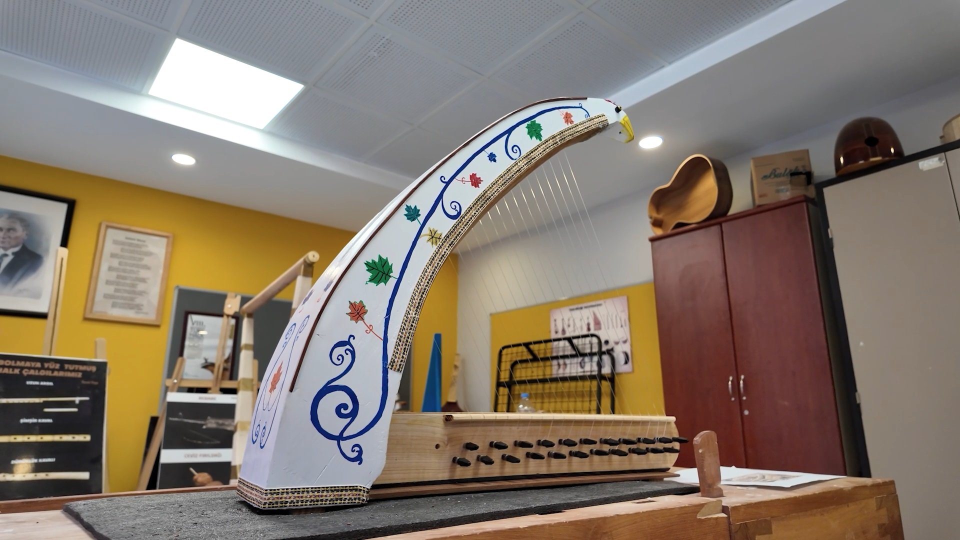 Atık malzemelerden yapılmış enstrümanlar