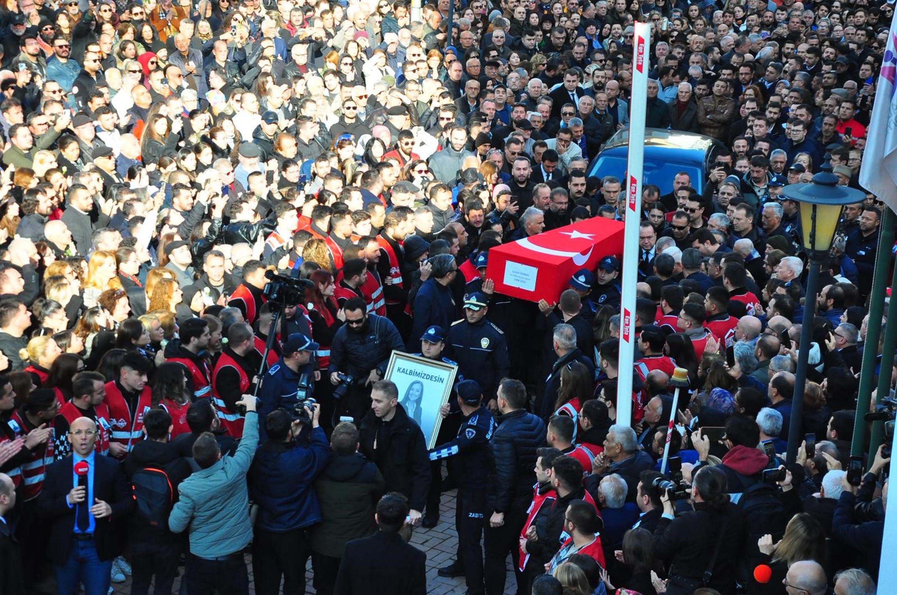 Gülşah Durbay cenaze töreni kalabalık