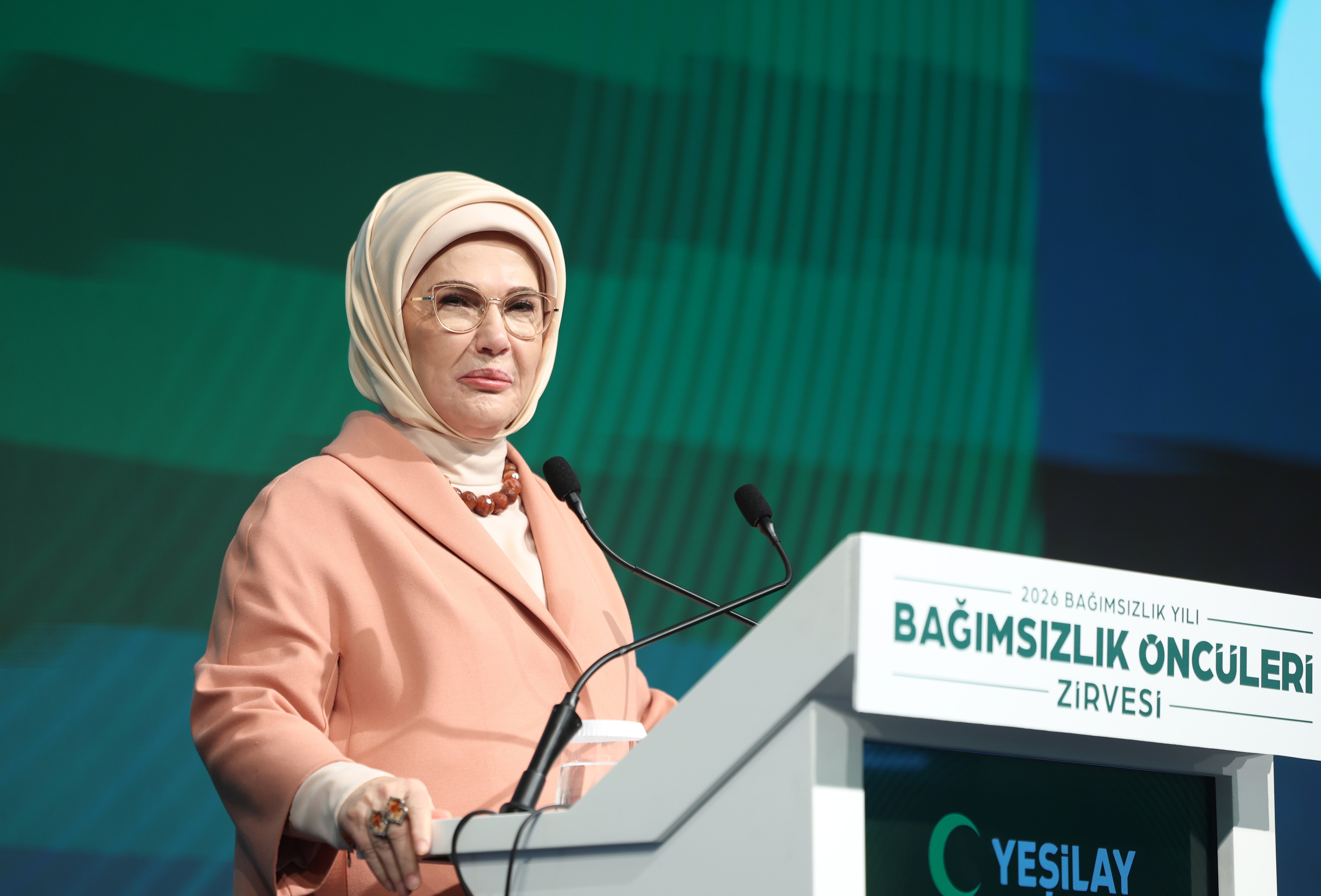Emine Erdoğan Bağımsızlık Öncüleri Zirvesi