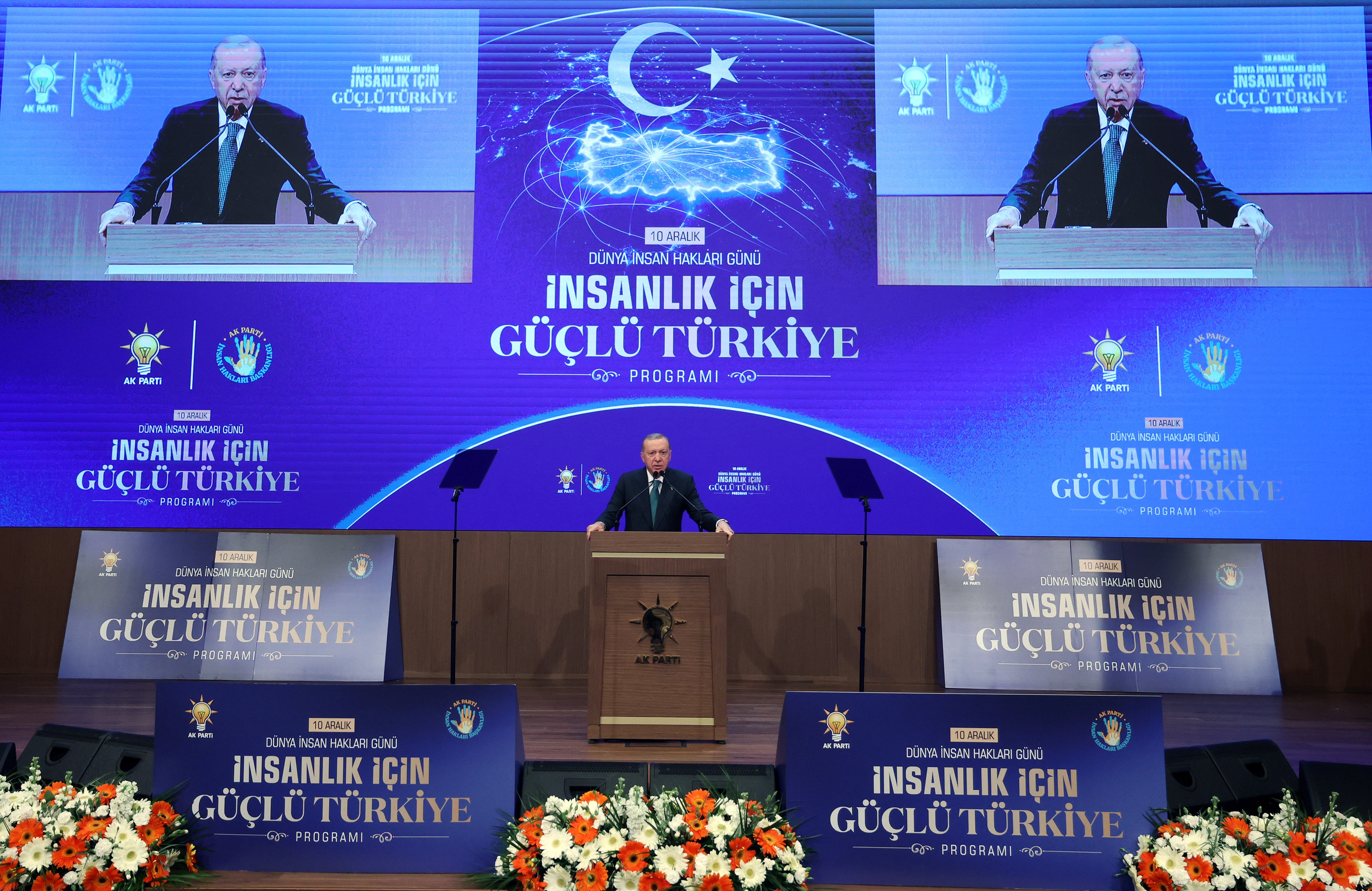 Cumhurbaşkanı Erdoğan konuşma yapıyor