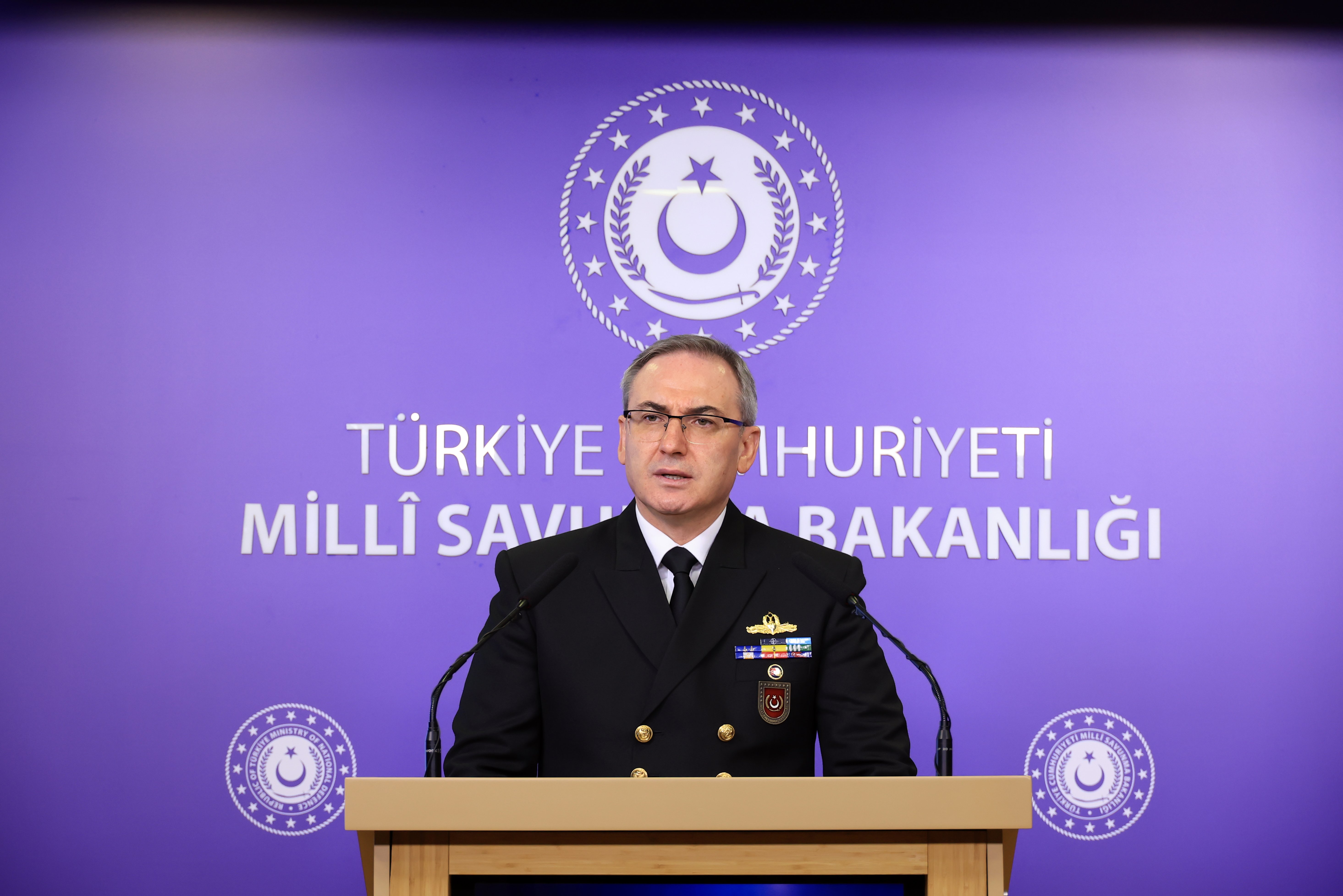 Türk Bayrağı ve Silahlı Kuvvetler