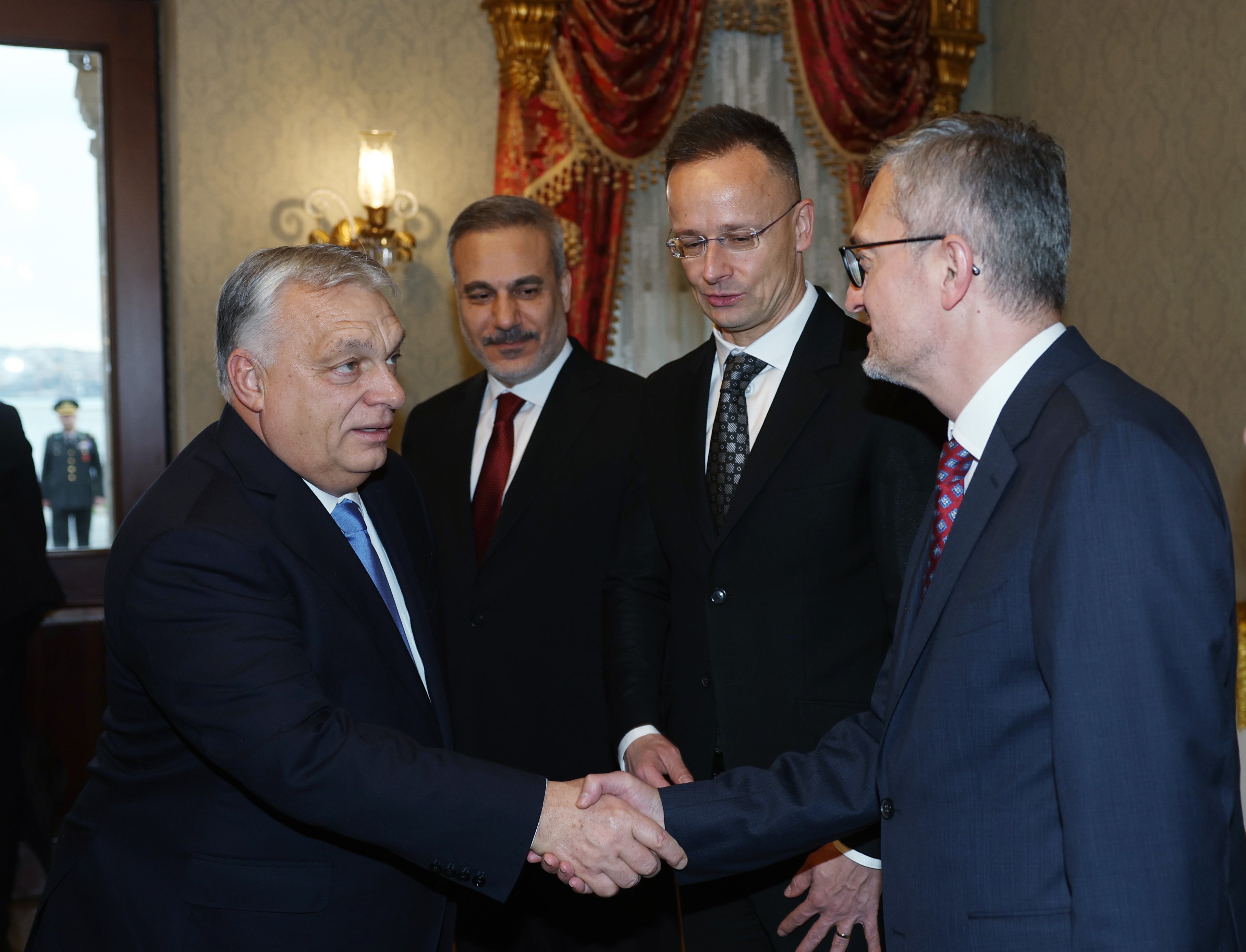 Türkiye Macaristan bayrakları